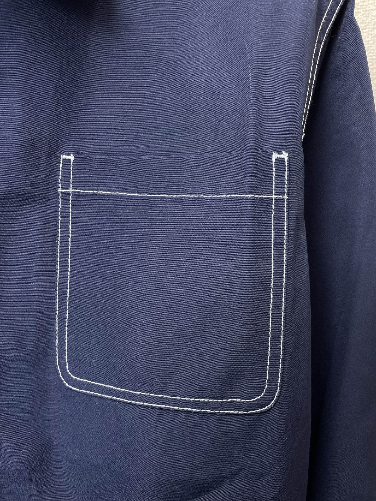 。Thom Browne汤姆布朗💥砸锅卖铁都要上的新款新款原单男士按扣夹克 衬衫领夹克外套 高端定制 高