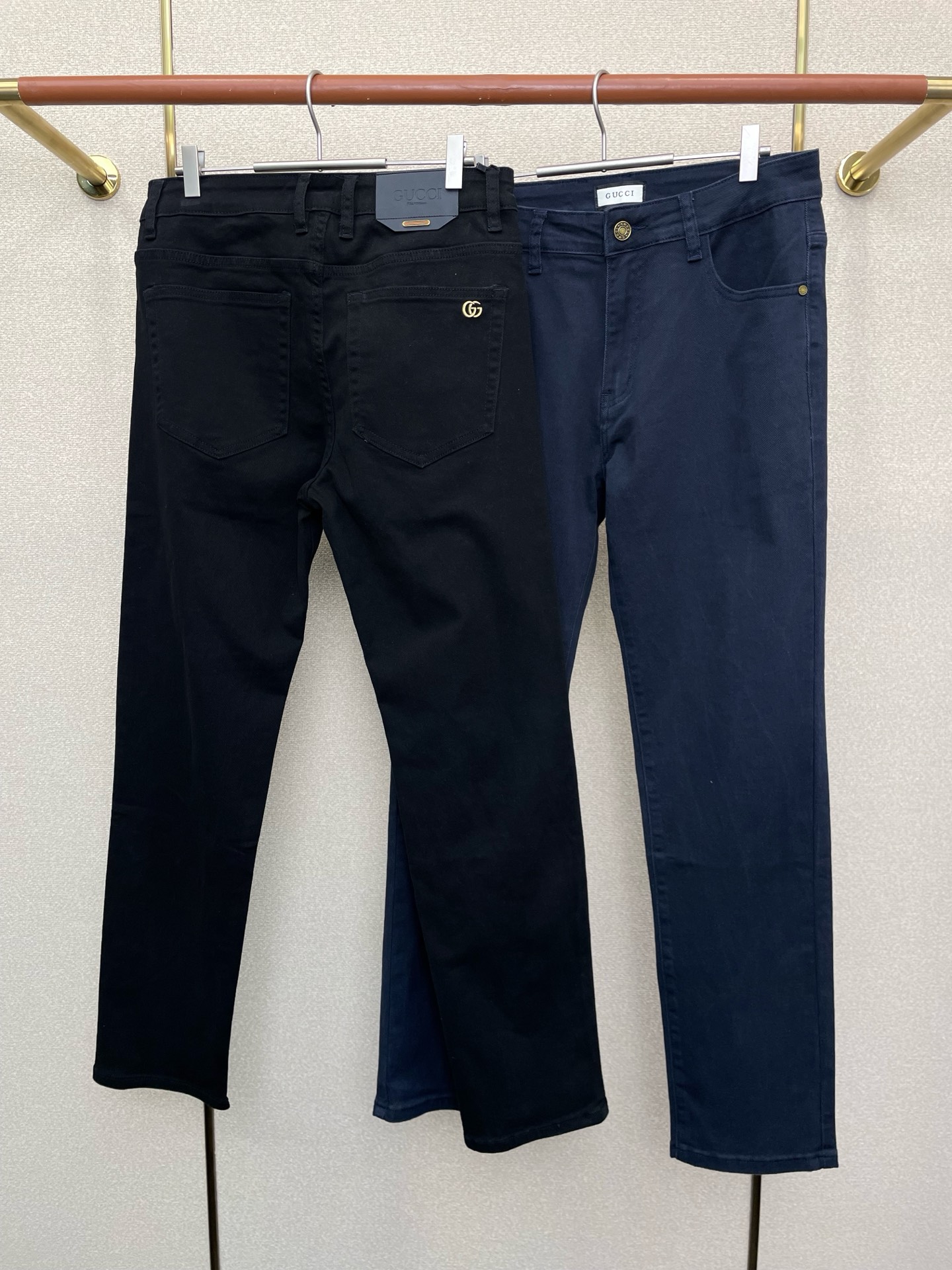 。Gucci古驰💥砸锅卖铁都要上的新款！新款休闲裤 高端版本！专柜定制面料 透气舒适度高，细节无可挑剔，