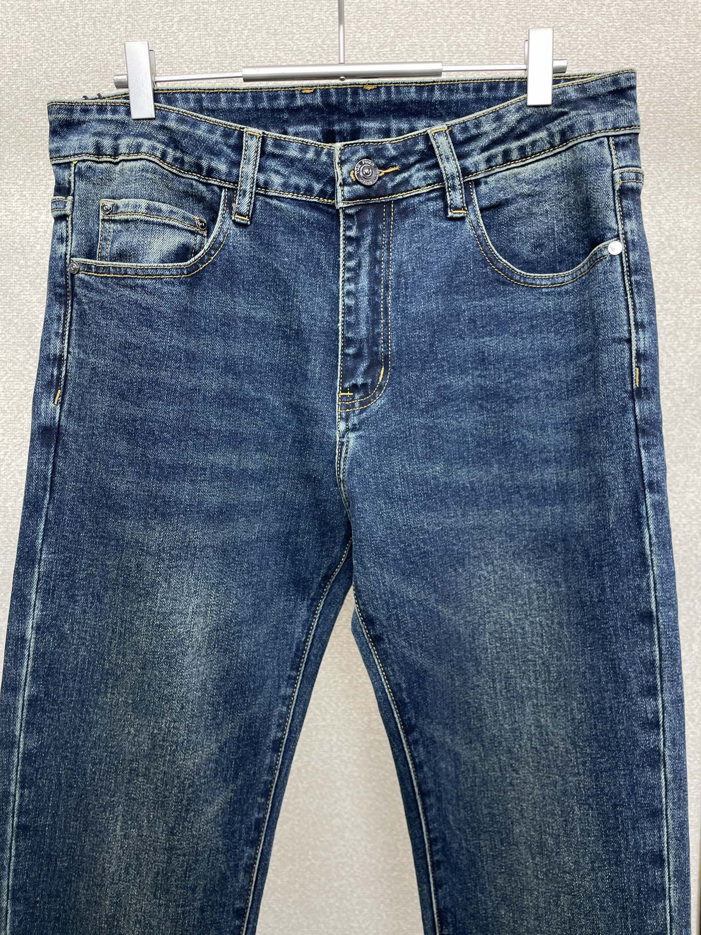 。TOM FORD汤姆福特💥砸锅卖铁都要上的新款！新款休闲牛仔裤👖 高端版本！专柜定制面料 透气舒适度高