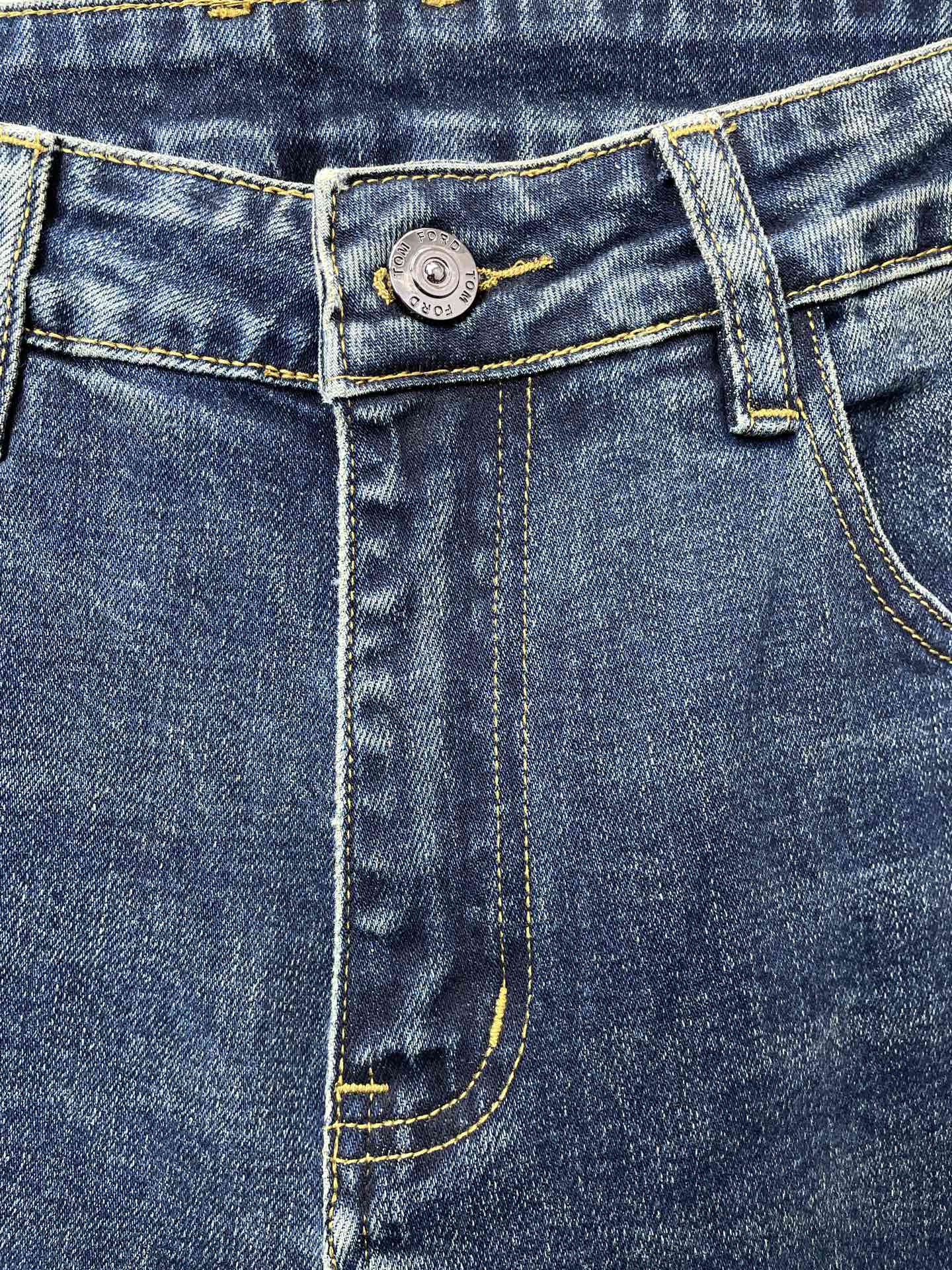 。TOM FORD汤姆福特💥砸锅卖铁都要上的新款！新款休闲牛仔裤👖 高端版本！专柜定制面料 透气舒适度高