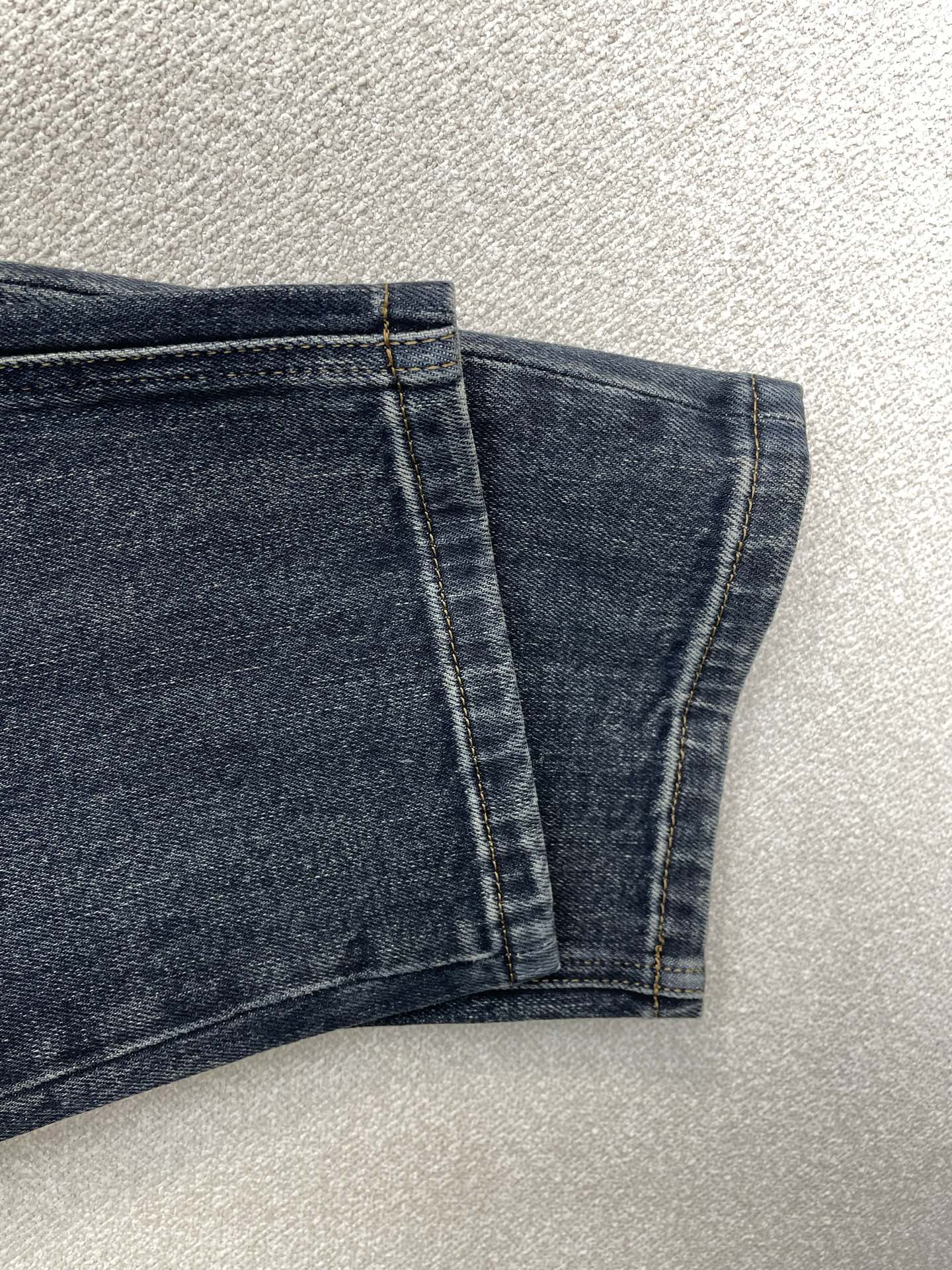 。Dolce&Gabbana杜嘉班纳💥砸锅卖铁都要上的新款！新款休闲牛仔裤👖 高端版本！专柜定制面料 透