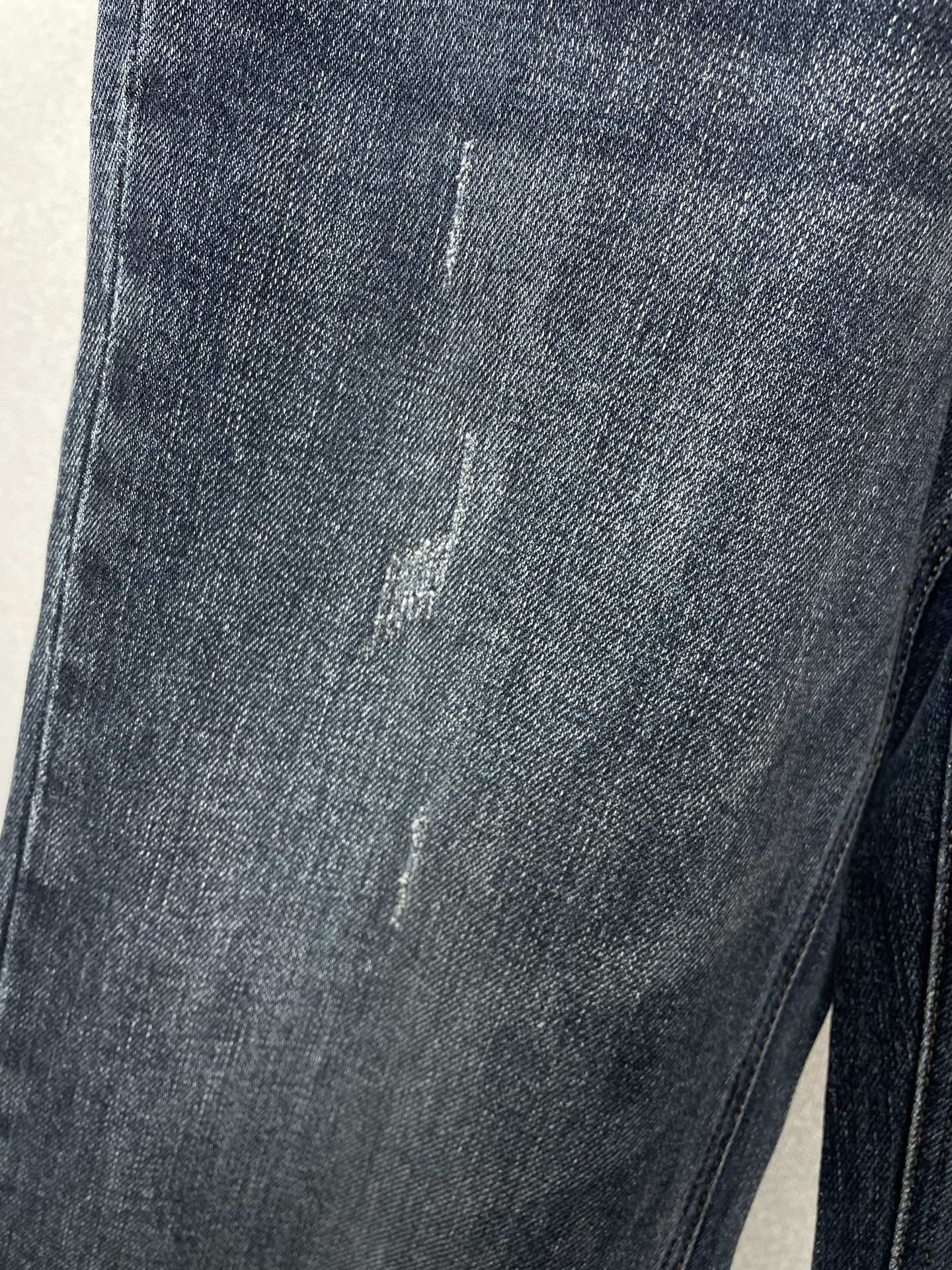 。Dolce&Gabbana杜嘉班纳💥砸锅卖铁都要上的新款！新款休闲牛仔裤👖 高端版本！专柜定制面料 透