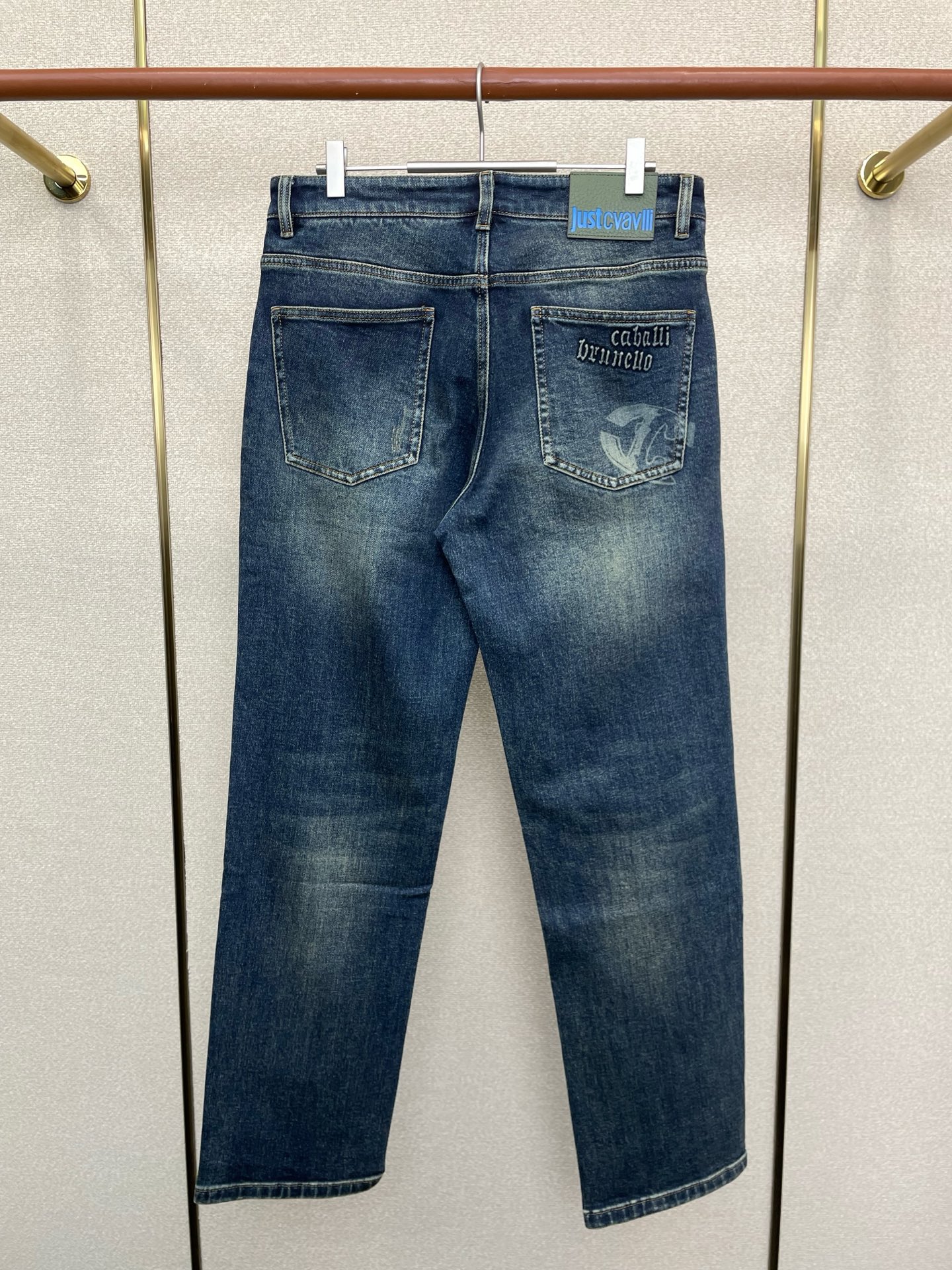 。Cavalli卡沃利💥砸锅卖铁都要上的新款新款休闲牛仔裤👖 高端版本！专柜定制面料 透气舒适度高，细节