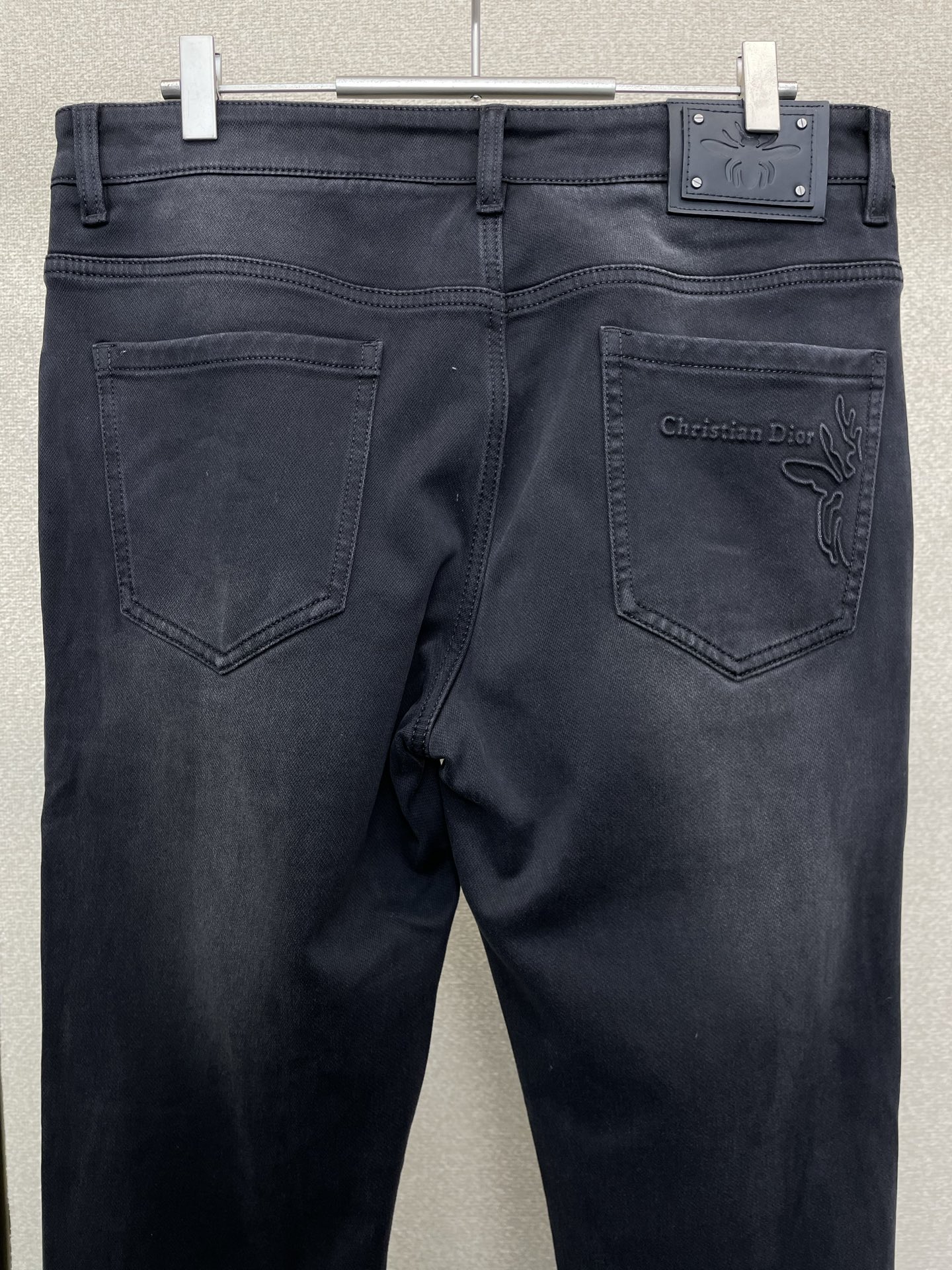 。Dior迪奥💥砸锅卖铁都要上的新款！新款休闲牛仔裤👖 高端版本！专柜定制面料 透气舒适度高，细节无可挑