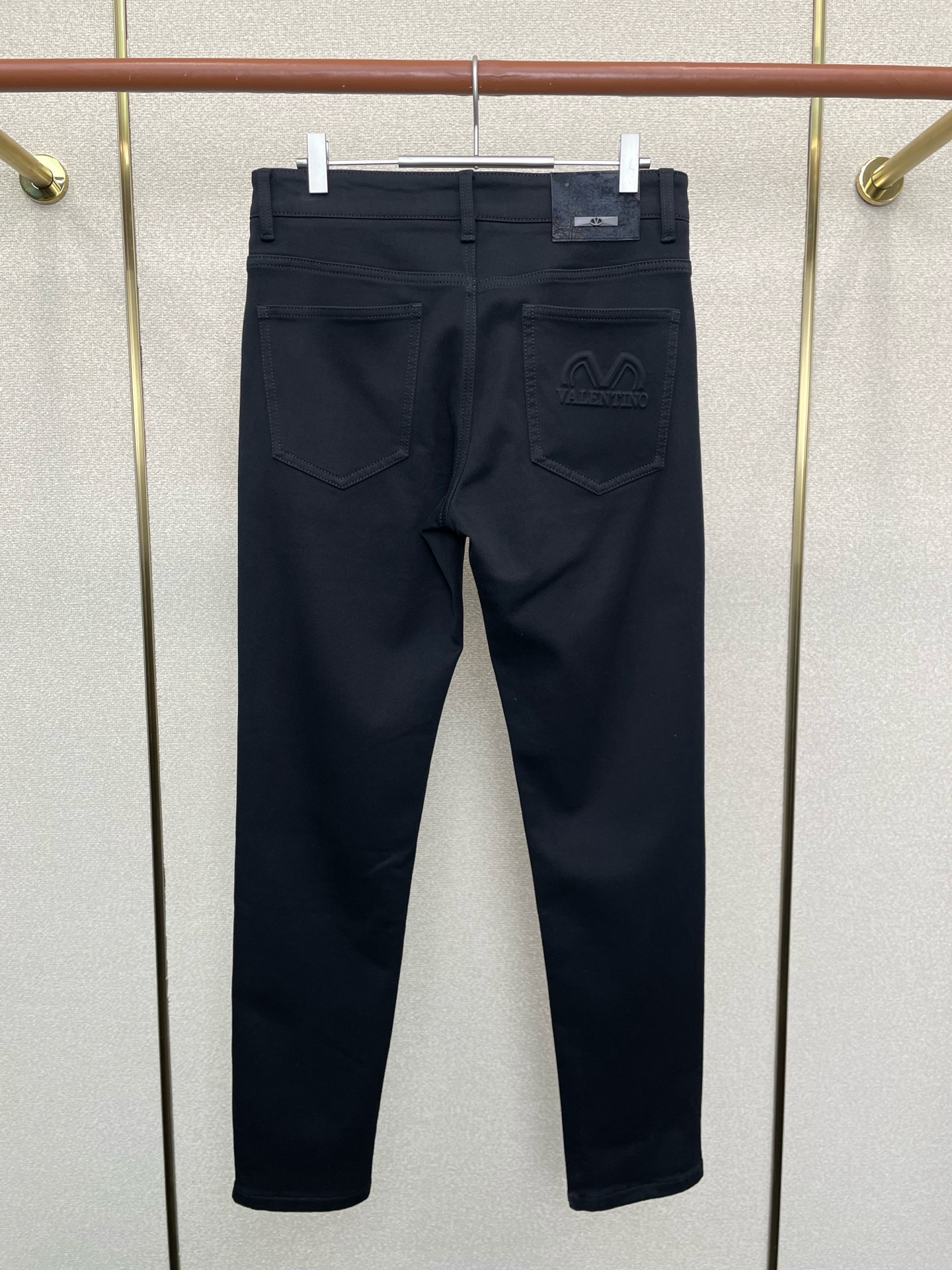 。VALENTINO华伦天奴💥砸锅卖铁都要上的新款新款休闲牛仔裤👖 高端版本！专柜定制面料 透气舒适度高