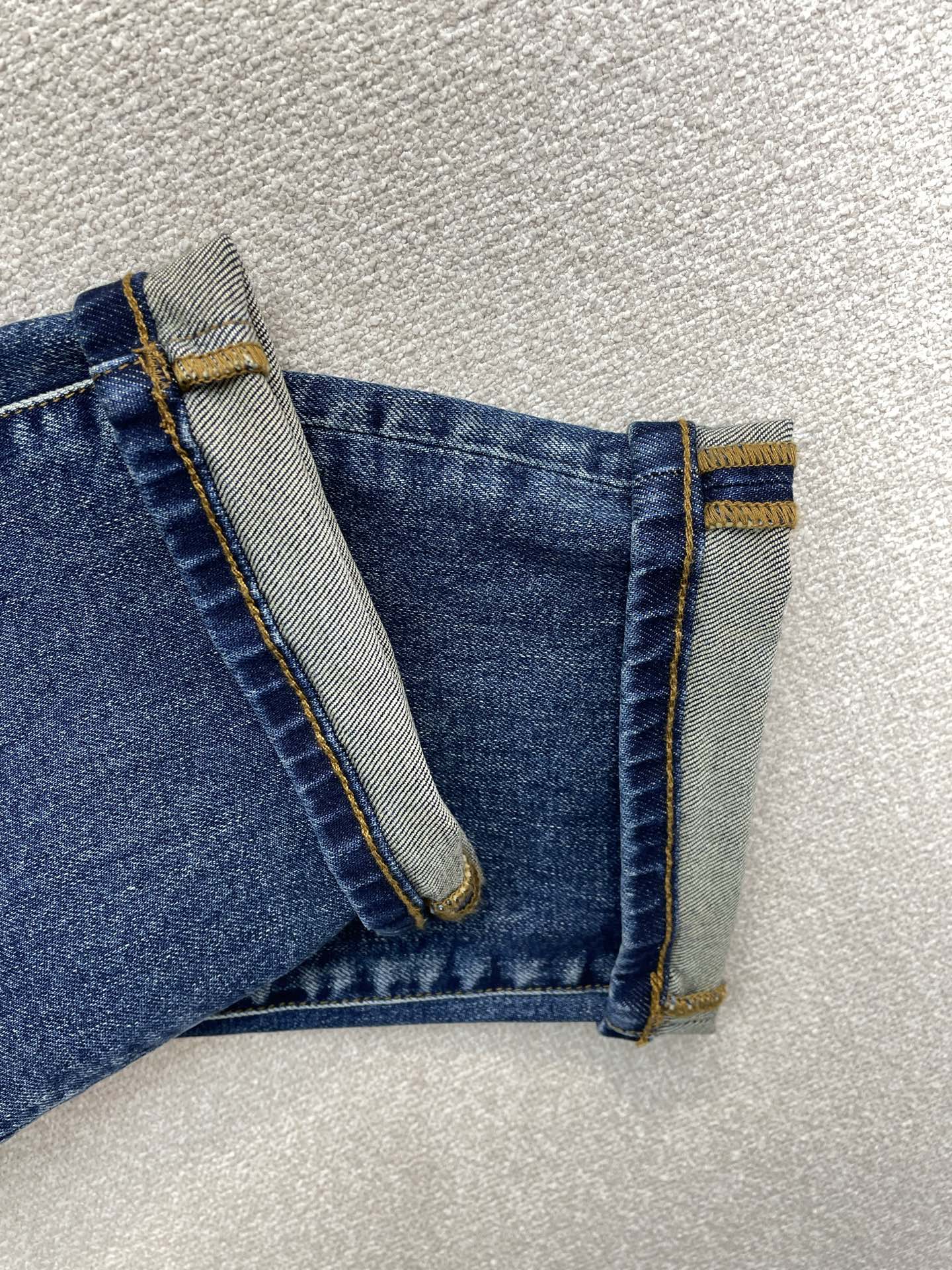 。Dolce&Gabbana杜嘉班纳💥砸锅卖铁都要上的新款新款休闲牛仔裤👖 高端版本！专柜定制面料 透气