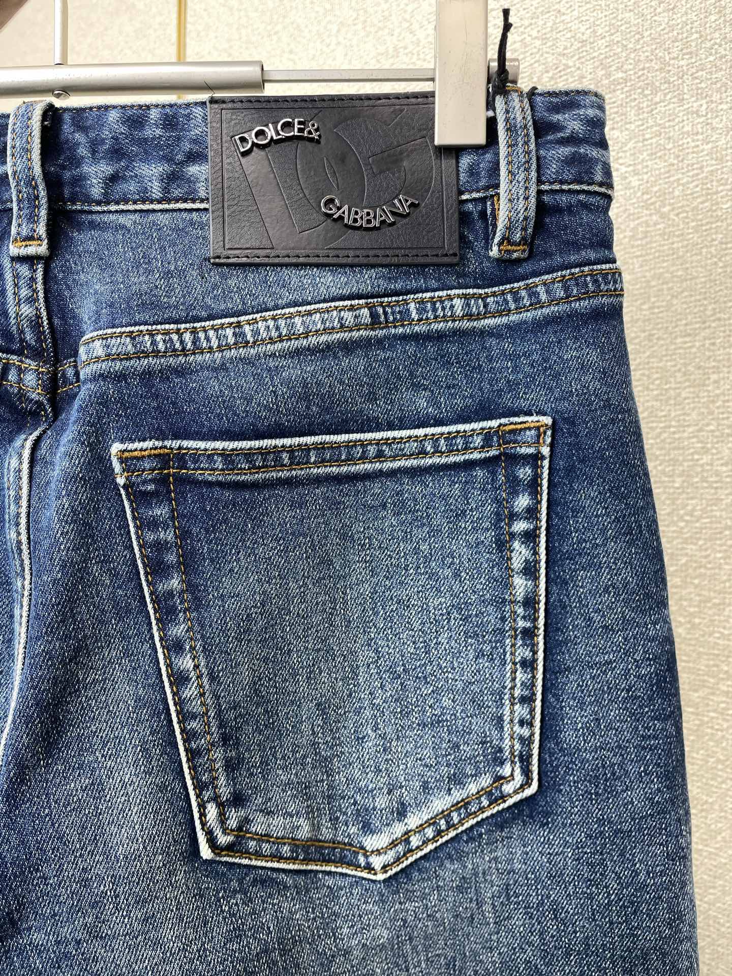 。Dolce&Gabbana杜嘉班纳💥砸锅卖铁都要上的新款新款休闲牛仔裤👖 高端版本！专柜定制面料 透气