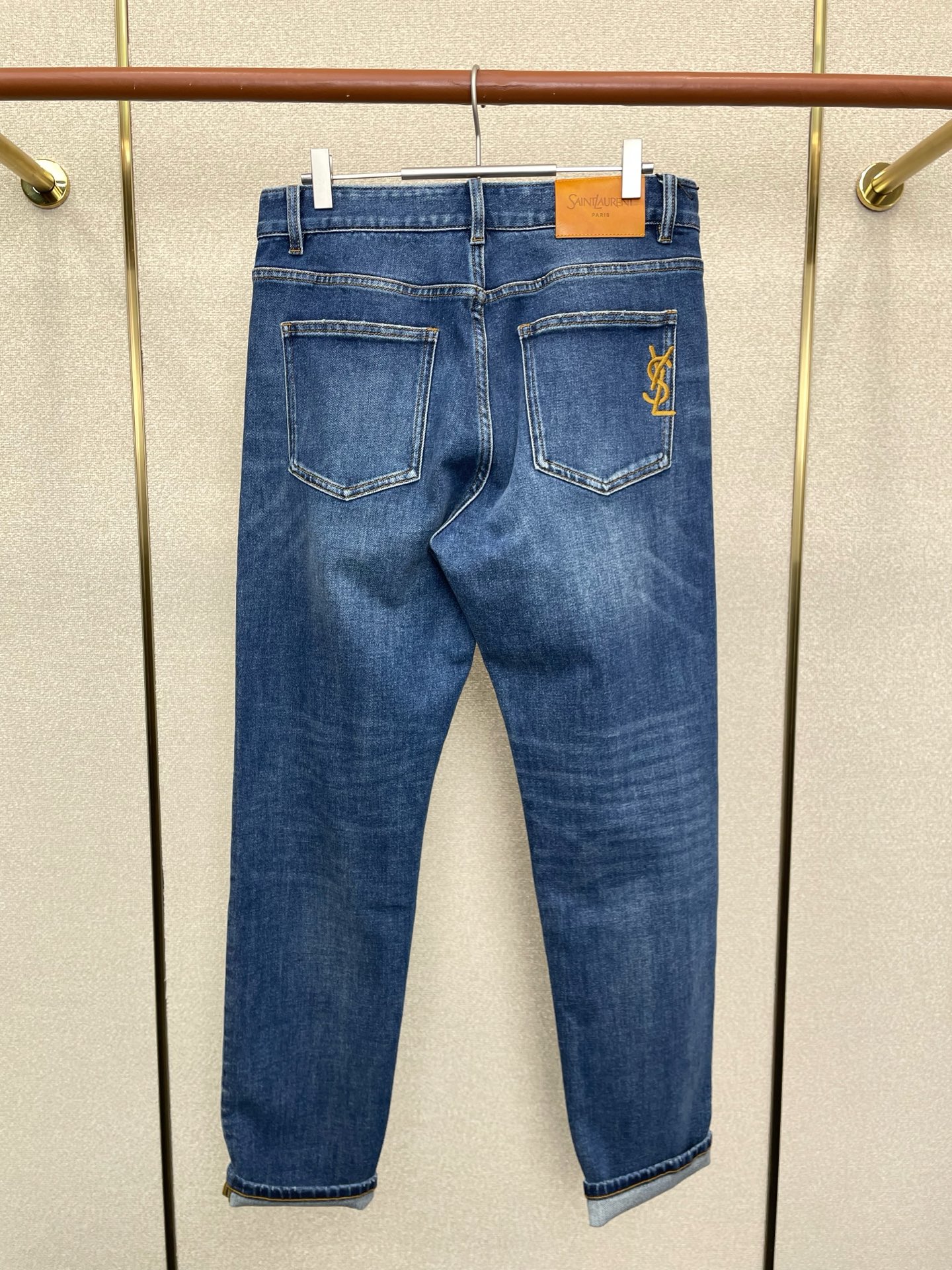 。SAINT LAURENT圣罗兰💥砸锅卖铁都要上的新款！新款休闲牛仔裤👖 高端版本！专柜定制面料 透气