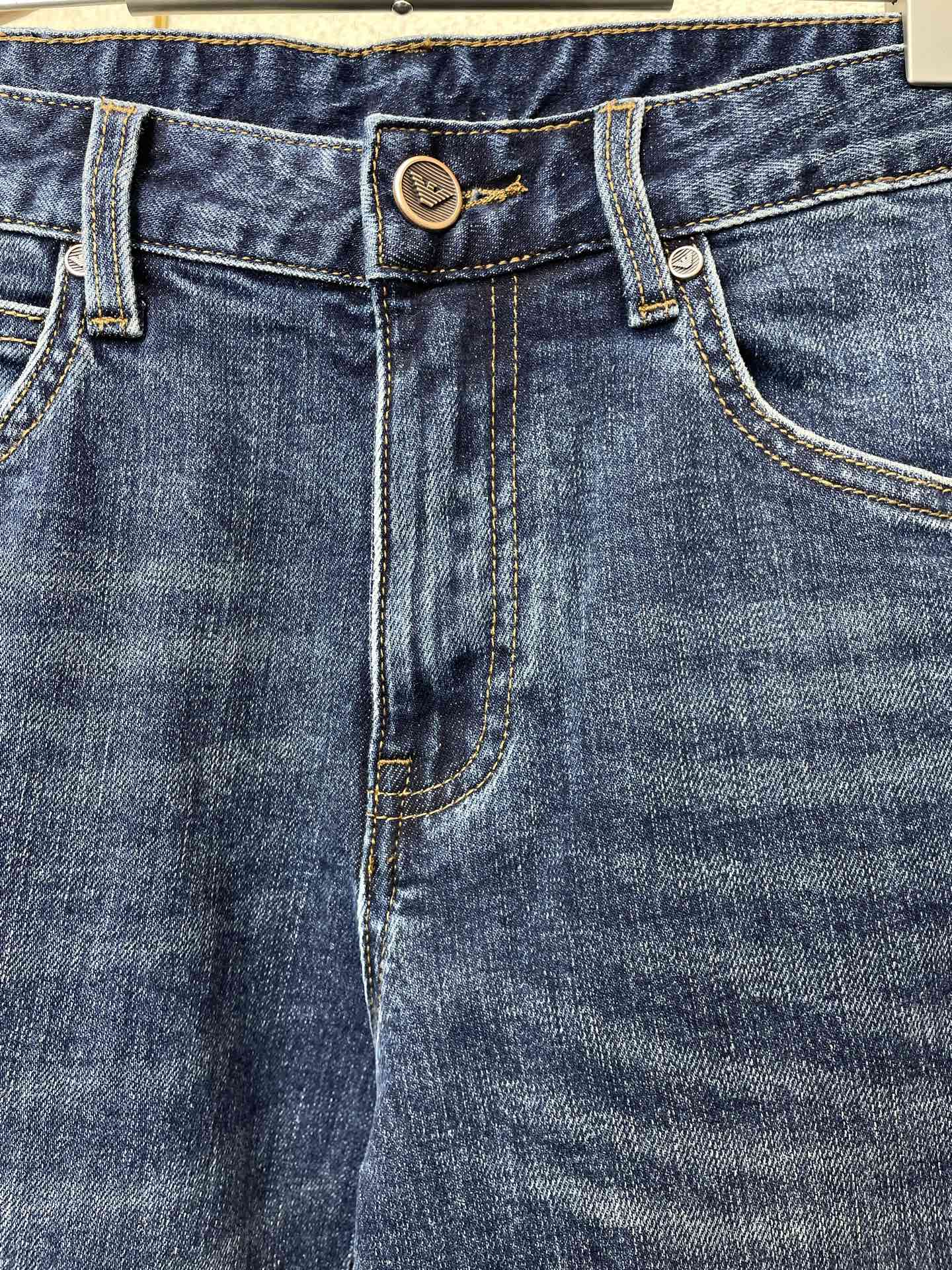 。ARMANI阿玛尼💥砸锅卖铁都要上的新款新款休闲牛仔裤👖 高端版本！专柜定制面料 透气舒适度高，细节无