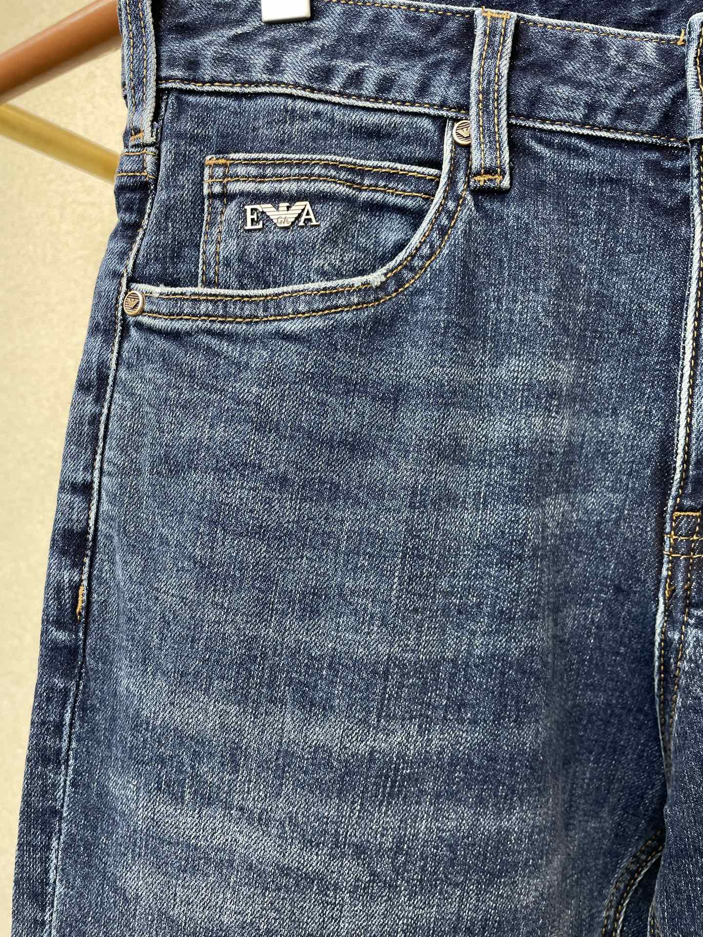 。ARMANI阿玛尼💥砸锅卖铁都要上的新款新款休闲牛仔裤👖 高端版本！专柜定制面料 透气舒适度高，细节无