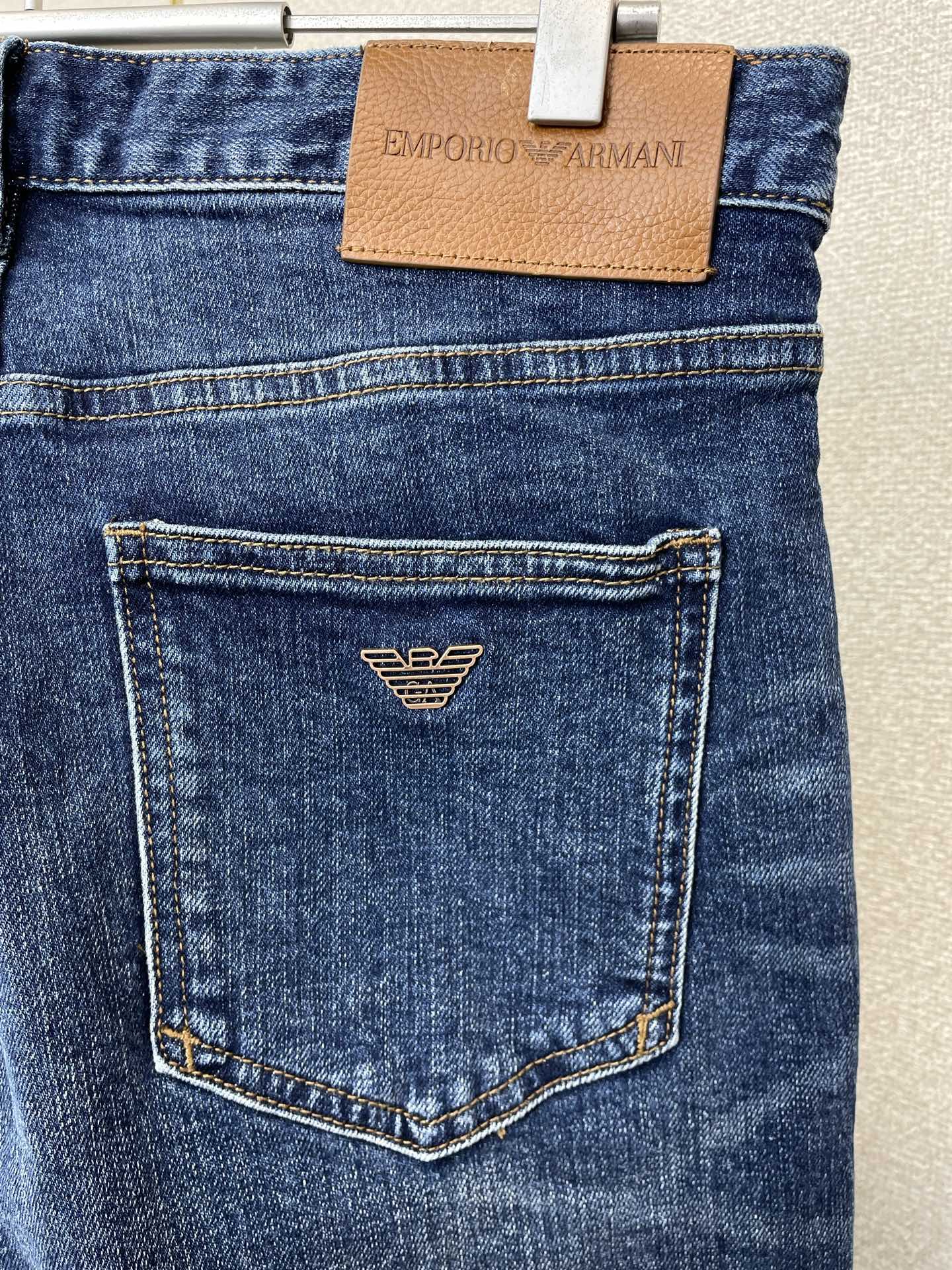 。ARMANI阿玛尼💥砸锅卖铁都要上的新款新款休闲牛仔裤👖 高端版本！专柜定制面料 透气舒适度高，细节无