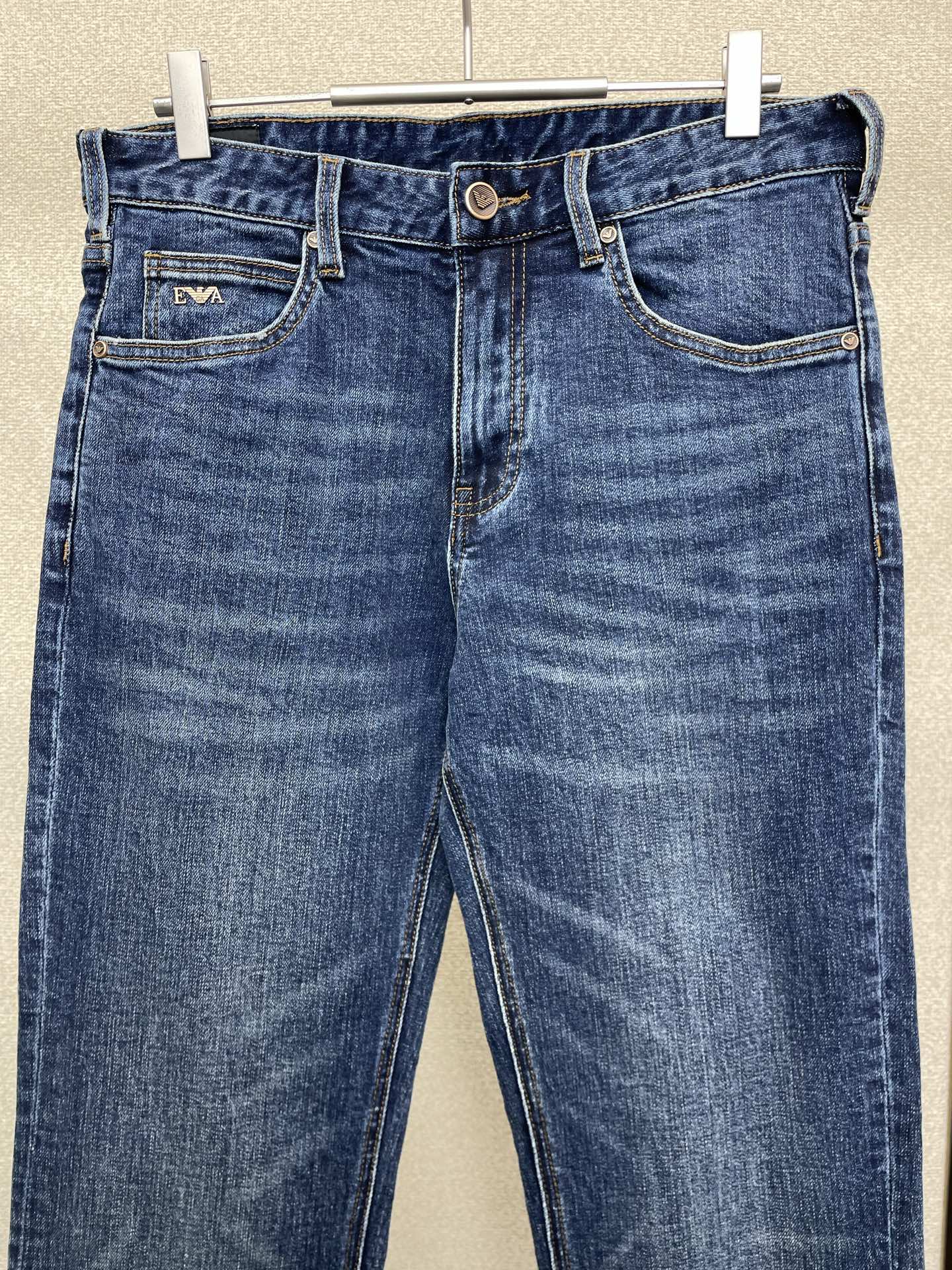 。ARMANI阿玛尼💥砸锅卖铁都要上的新款新款休闲牛仔裤👖 高端版本！专柜定制面料 透气舒适度高，细节无