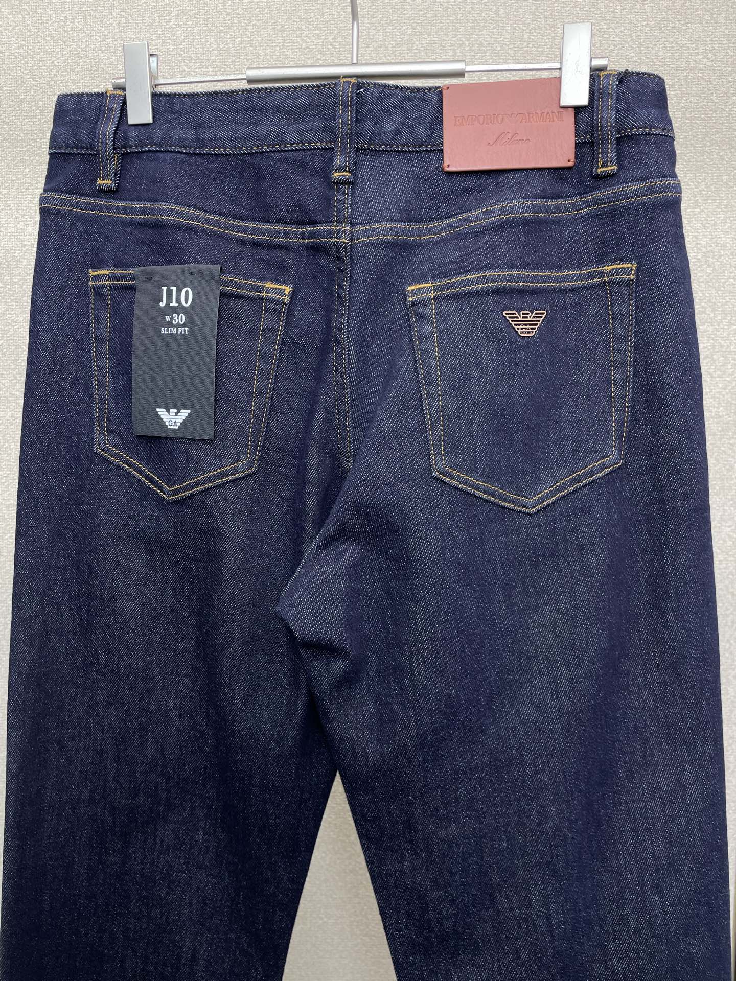 。ARMANI阿玛尼💥砸锅卖铁都要上的新款！新款休闲牛仔裤👖 高端版本！专柜定制面料 透气舒适度高，细节