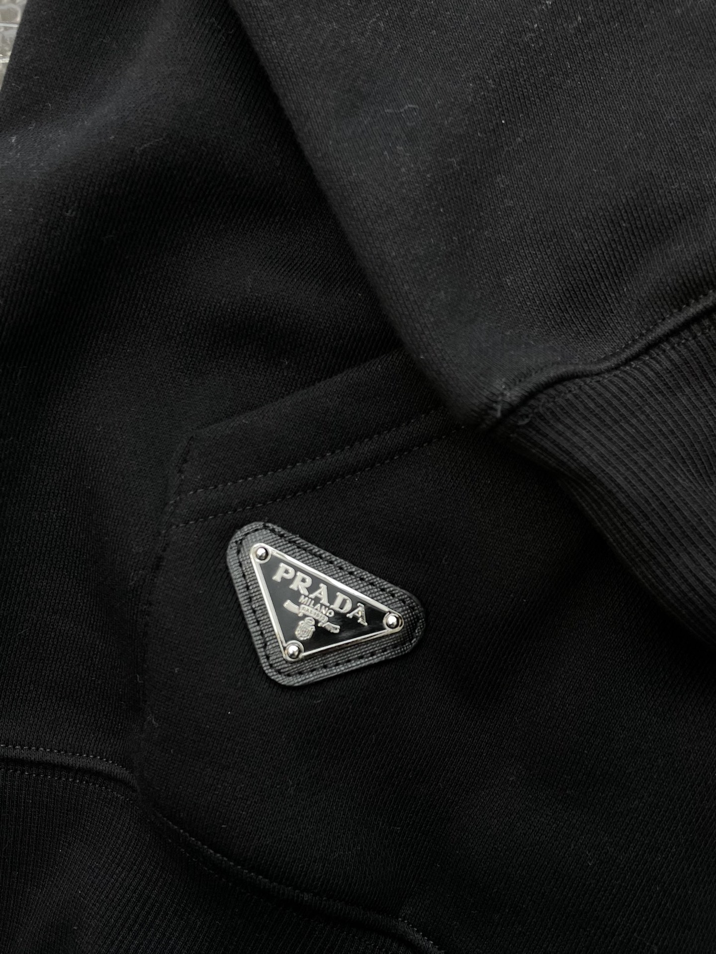 。Prada普拉达💥砸锅卖铁都要上的新款新款原单男士休闲连帽卫衣 高端定制 高版本 时尚百搭爆款⚠️⚠️