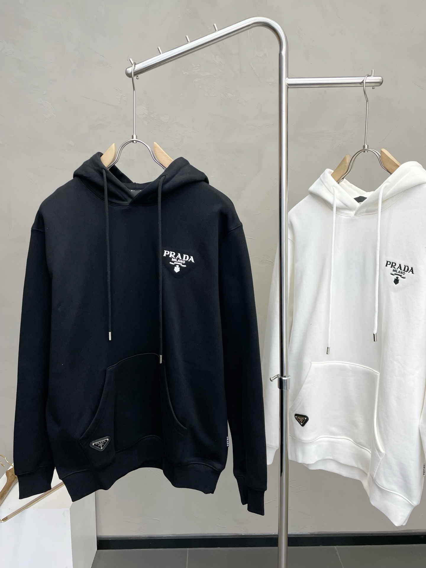 。Prada普拉达💥砸锅卖铁都要上的新款新款原单男士休闲连帽卫衣 高端定制 高版本 时尚百搭爆款⚠️⚠️