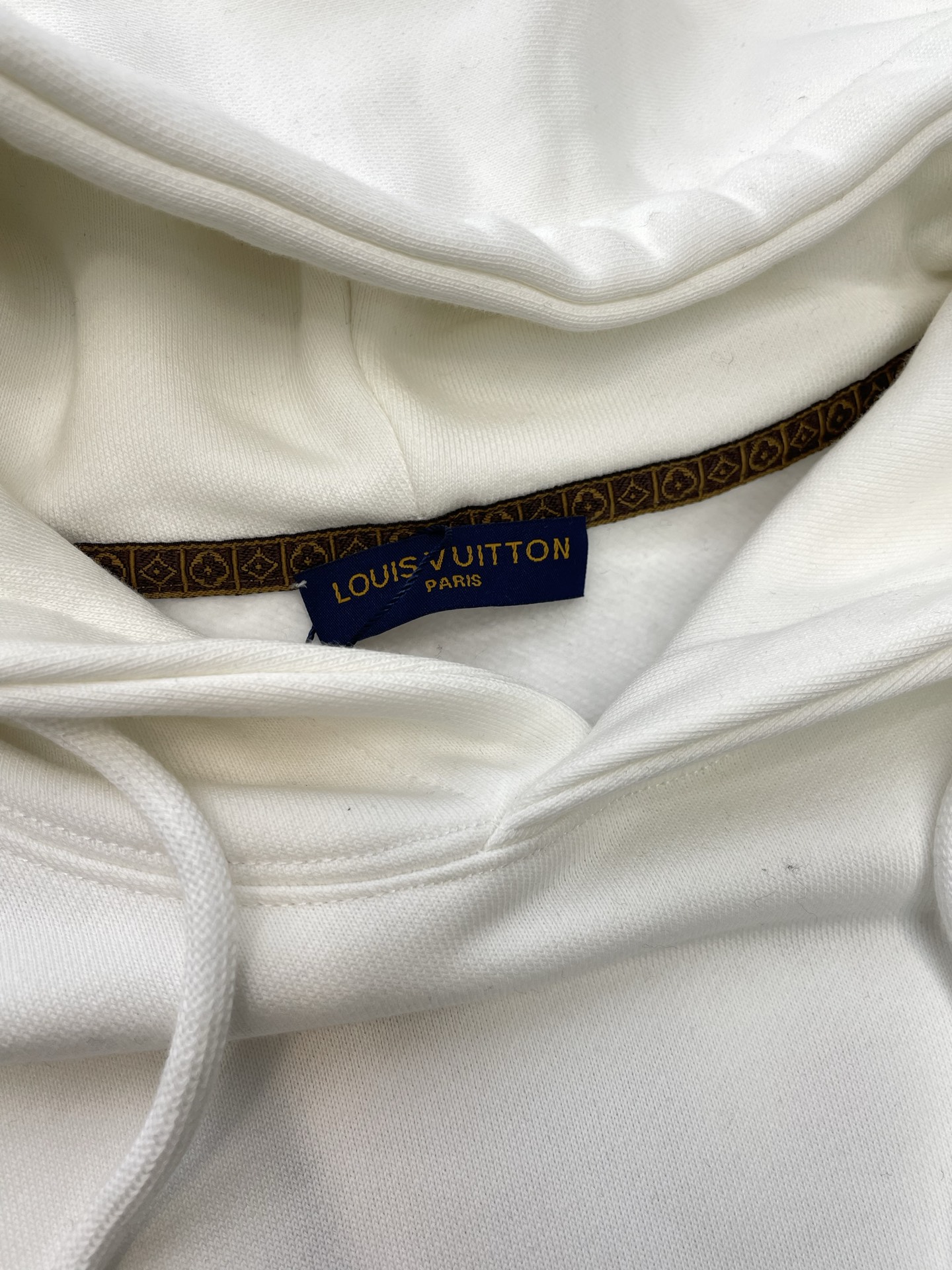 。Louis Vuitton路易威登💥砸锅卖铁都要上的新款！新款原单男士休闲连帽卫衣 高端定制 高版本 