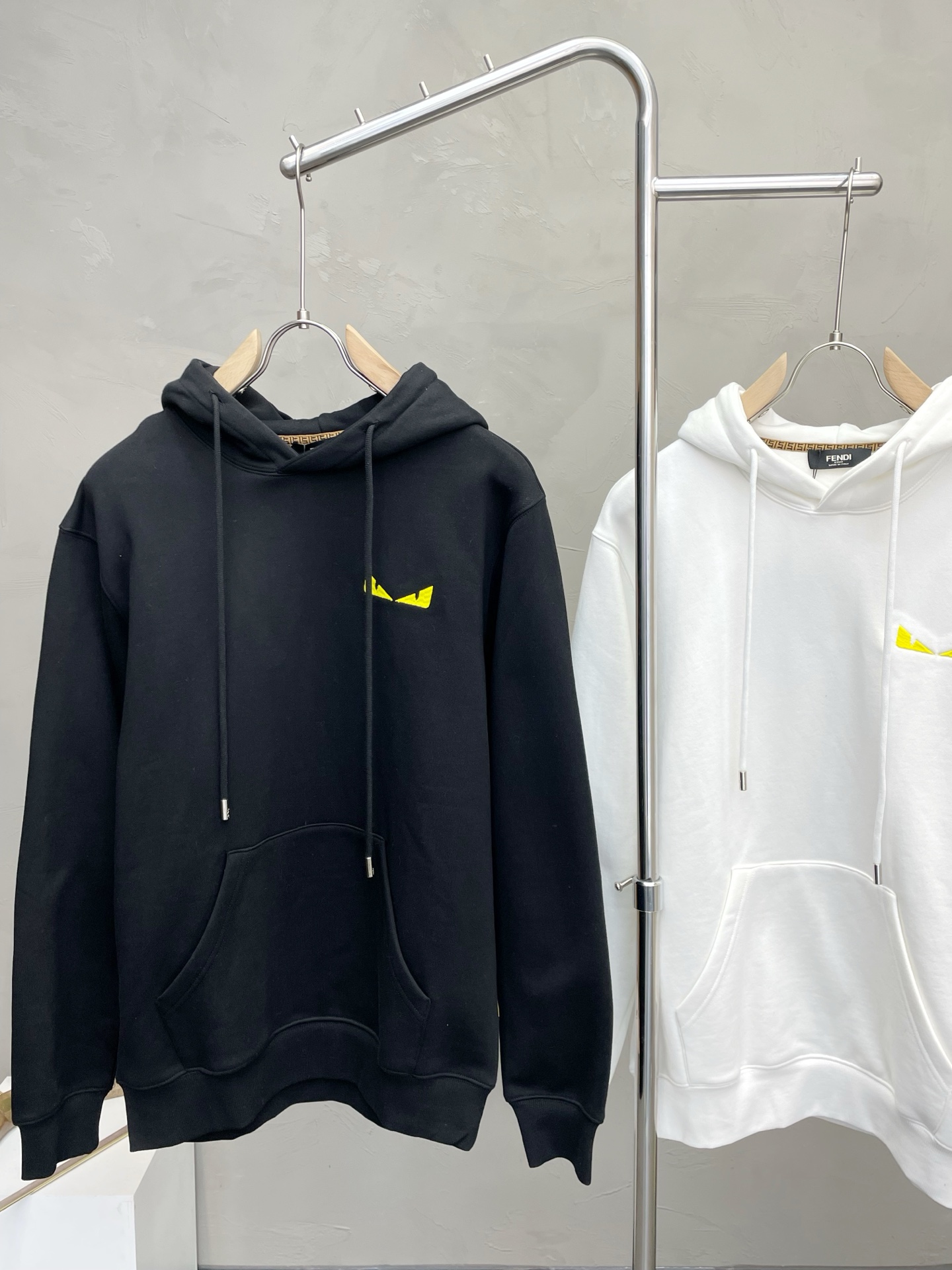 。FENDI芬迪💥砸锅卖铁都要上的新款！新款原单男士休闲连帽卫衣 高端定制 高版本 时尚百搭爆款⚠️⚠️