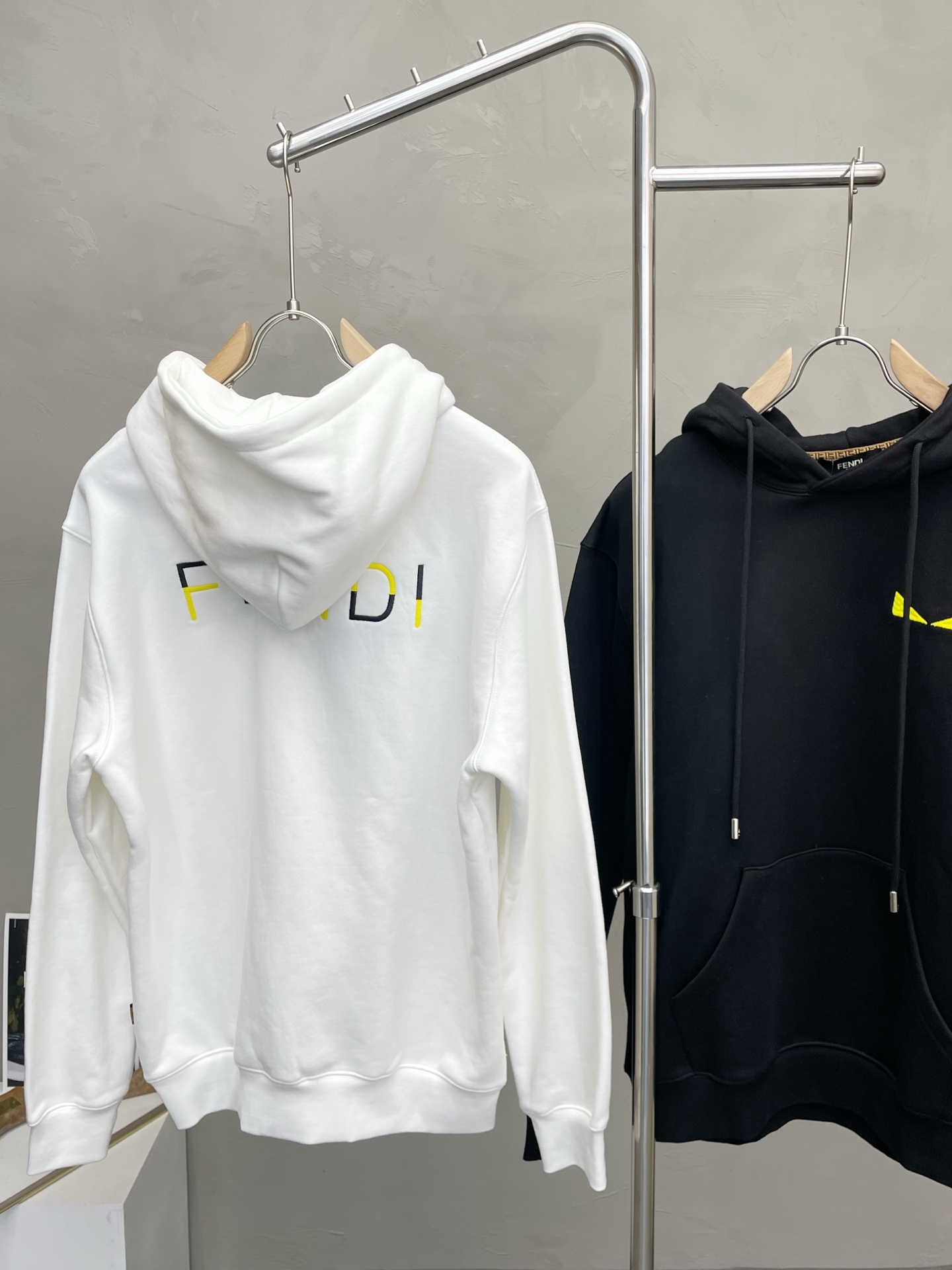 。FENDI芬迪💥砸锅卖铁都要上的新款！新款原单男士休闲连帽卫衣 高端定制 高版本 时尚百搭爆款⚠️⚠️