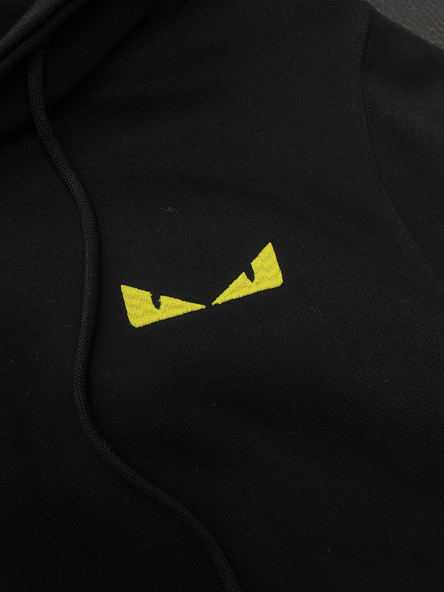 。FENDI芬迪💥砸锅卖铁都要上的新款！新款原单男士休闲连帽卫衣 高端定制 高版本 时尚百搭爆款⚠️⚠️