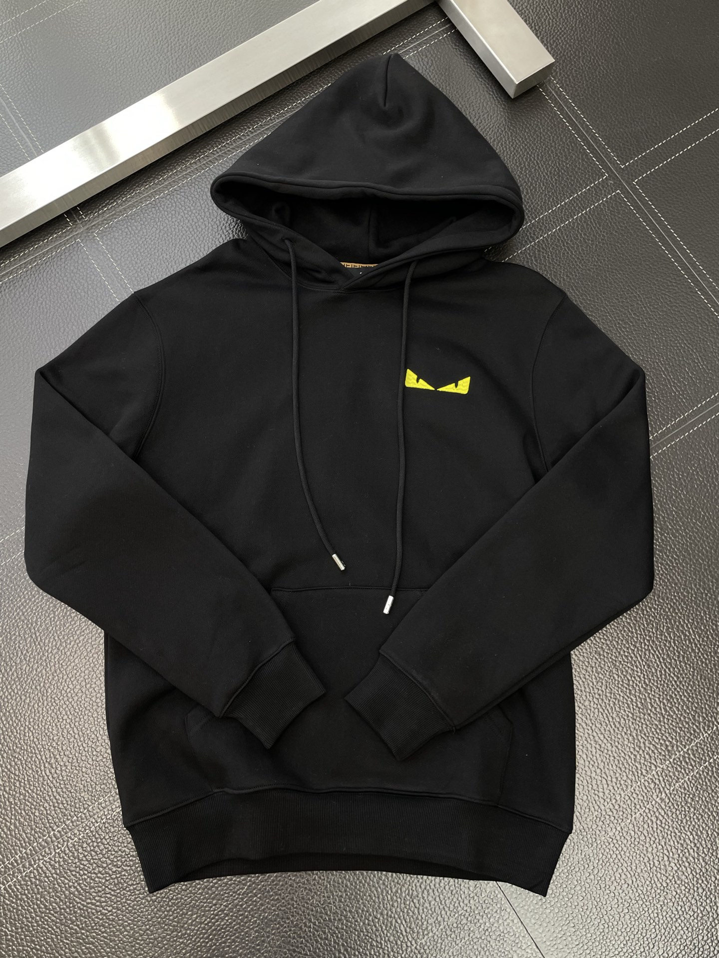 。FENDI芬迪💥砸锅卖铁都要上的新款！新款原单男士休闲连帽卫衣 高端定制 高版本 时尚百搭爆款⚠️⚠️