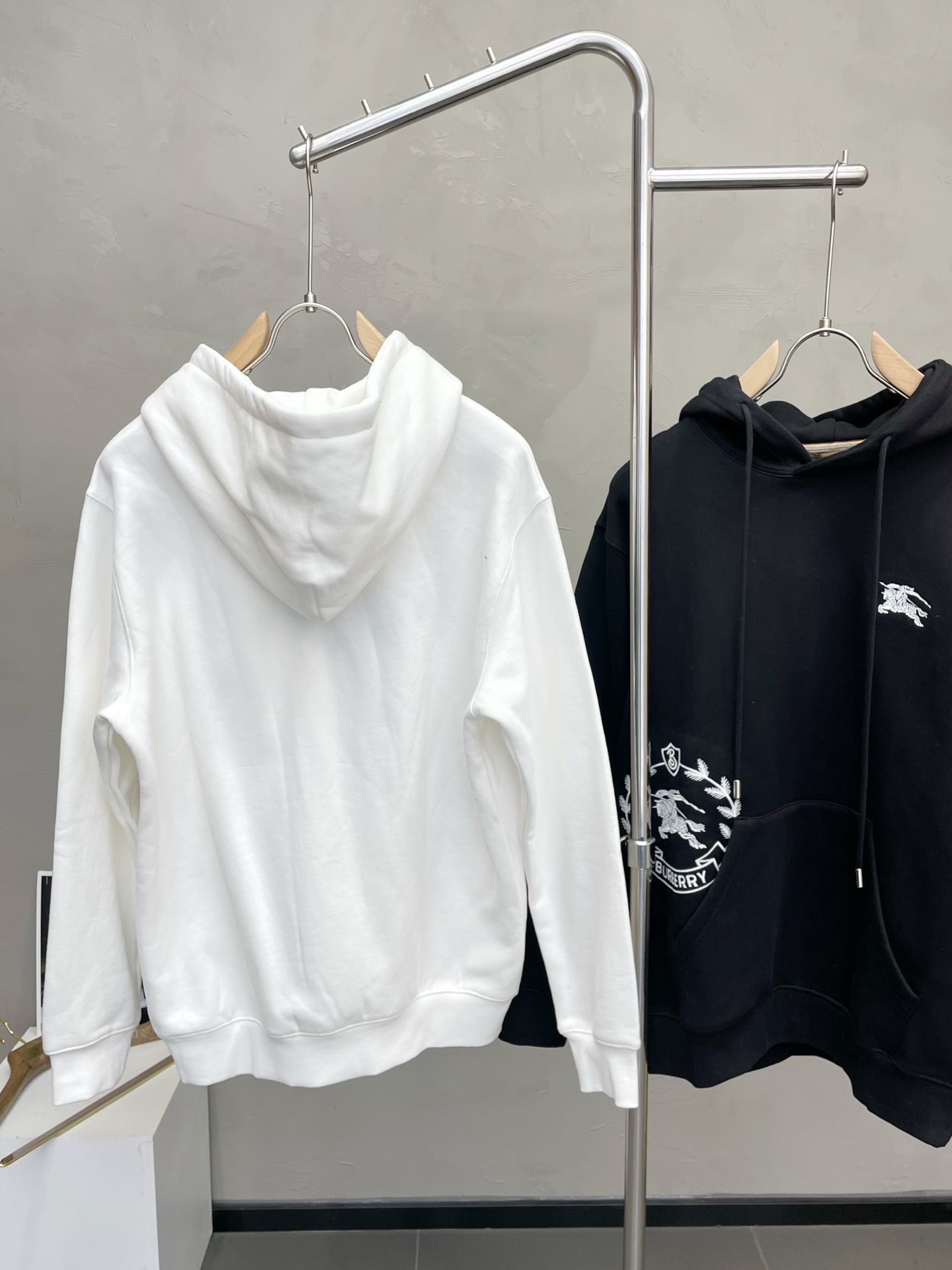 。Burberry巴宝莉💥砸锅卖铁都要上的新款！新款原单男士休闲连帽卫衣 高端定制 高版本 时尚百搭爆款