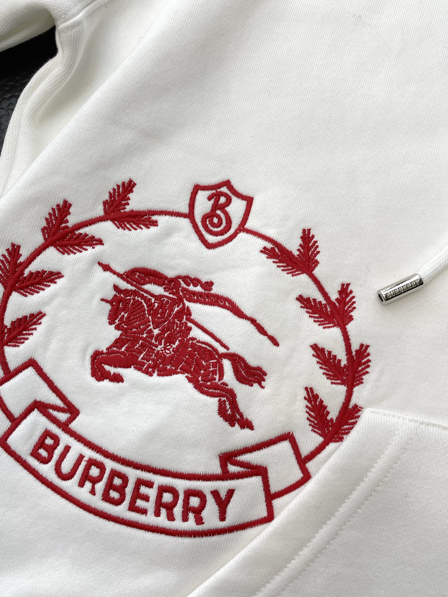 。Burberry巴宝莉💥砸锅卖铁都要上的新款！新款原单男士休闲连帽卫衣 高端定制 高版本 时尚百搭爆款