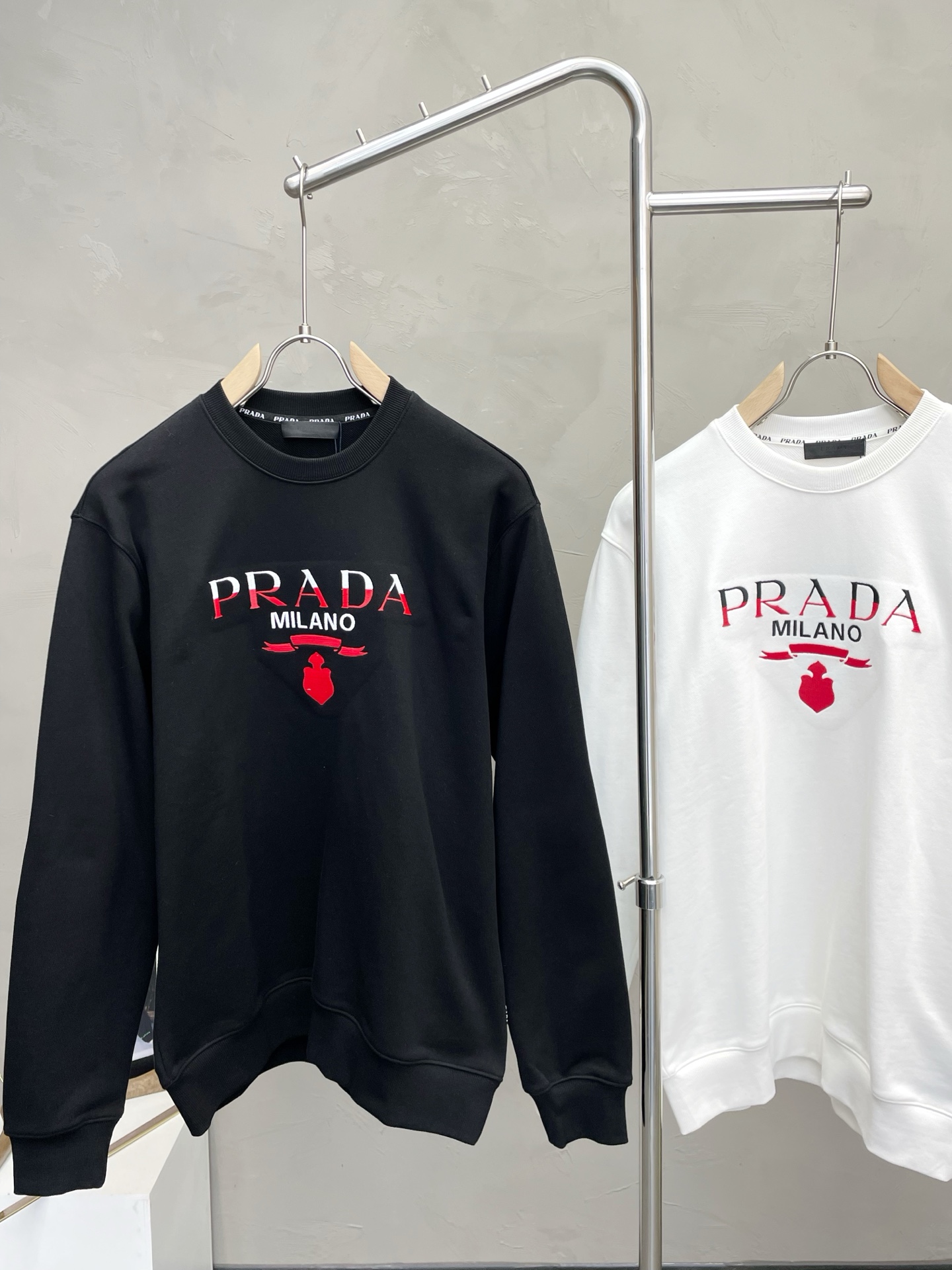 。Prada普拉达💥砸锅卖铁都要上的新款！新款原单男士休闲卫衣 高端定制 高版本 时尚百搭爆款⚠️⚠️✨