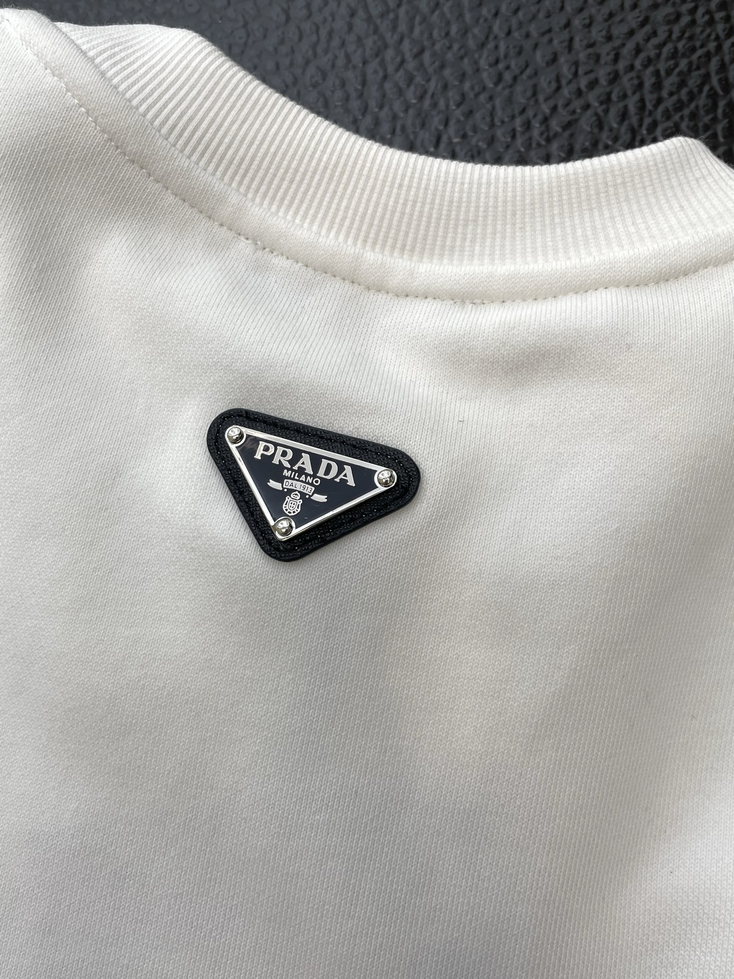 。Prada普拉达💥砸锅卖铁都要上的新款！新款原单男士休闲卫衣 高端定制 高版本 时尚百搭爆款⚠️⚠️✨