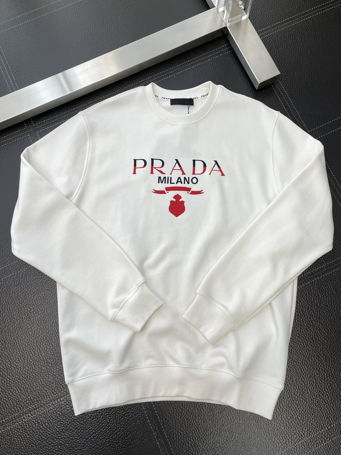 。Prada普拉达💥砸锅卖铁都要上的新款！新款原单男士休闲卫衣 高端定制 高版本 时尚百搭爆款⚠️⚠️✨