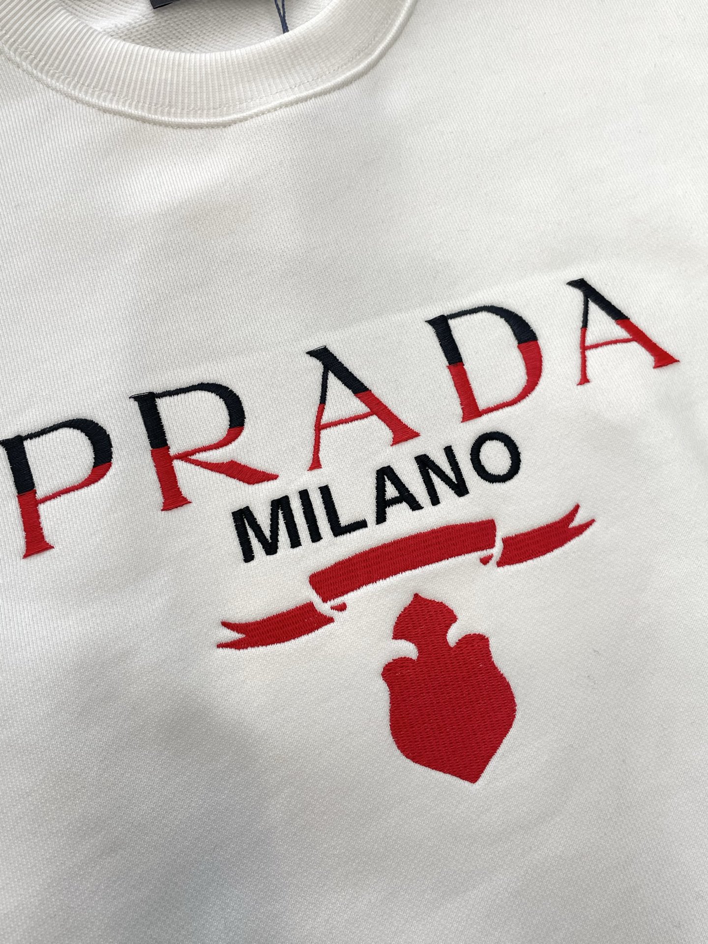 。Prada普拉达💥砸锅卖铁都要上的新款！新款原单男士休闲卫衣 高端定制 高版本 时尚百搭爆款⚠️⚠️✨