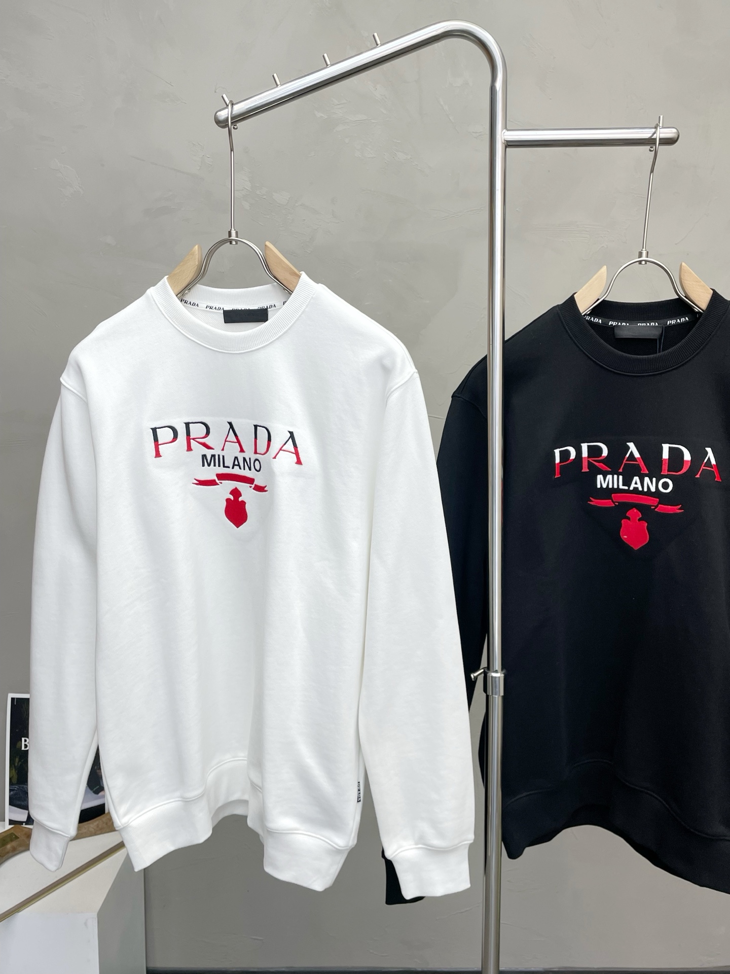 。Prada普拉达💥砸锅卖铁都要上的新款！新款原单男士休闲卫衣 高端定制 高版本 时尚百搭爆款⚠️⚠️✨