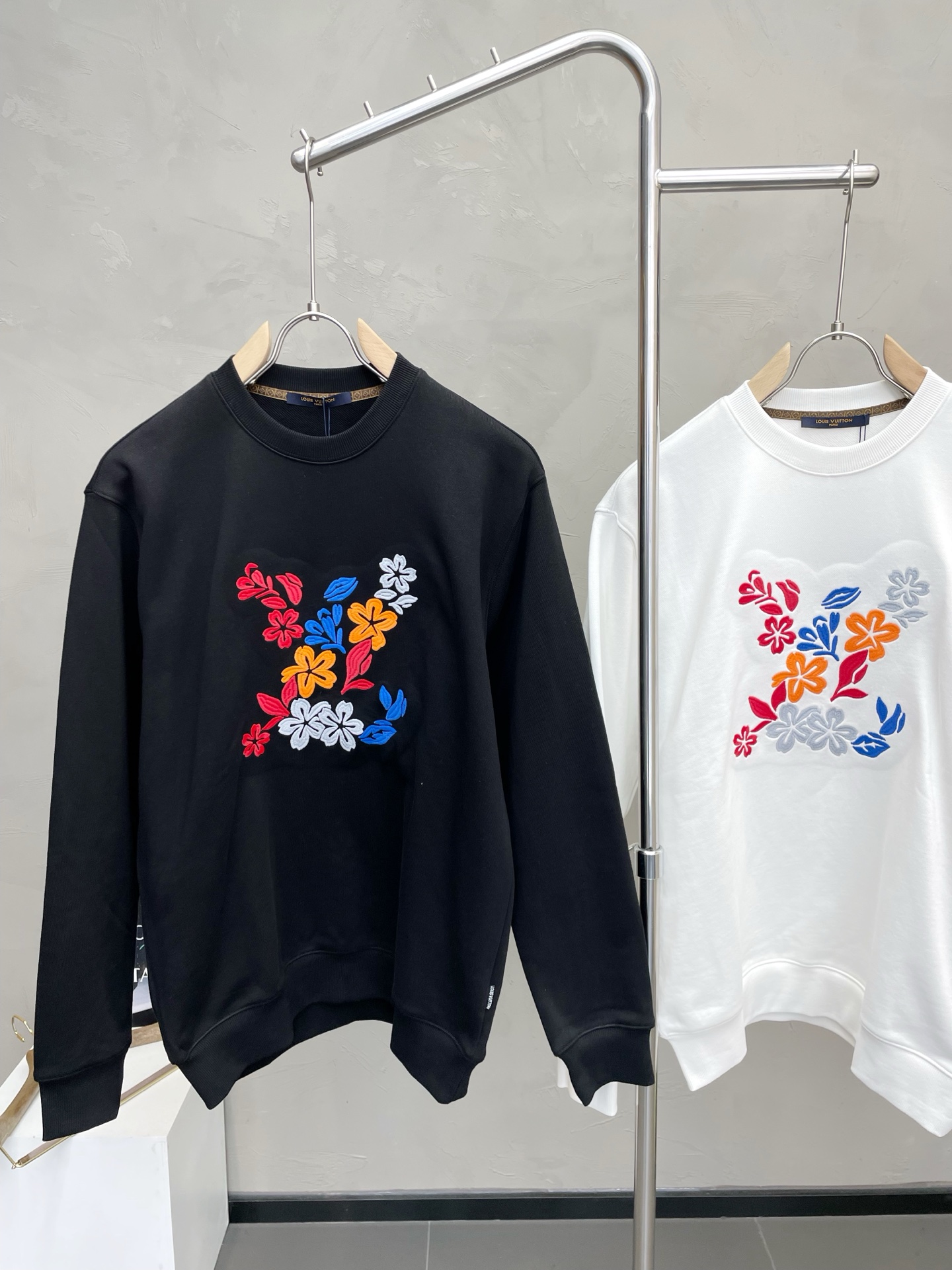 。Louis Vuitton路易威登💥砸锅卖铁都要上的新款！新款原单男士休闲卫衣 高端定制 高版本 时尚