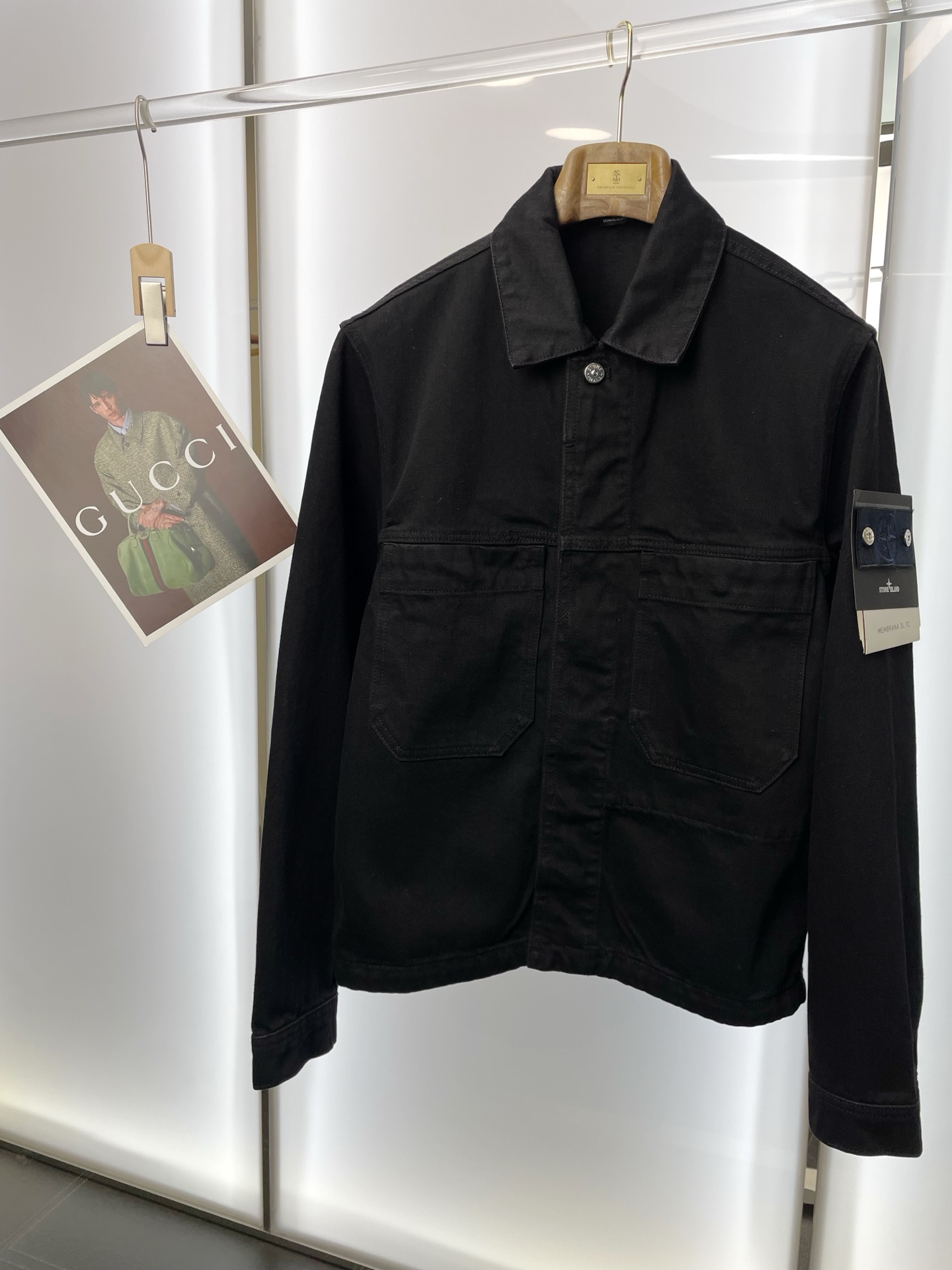 NO:654574,.STONE ISLAND exclusively provides the latest fashionable denim jackets, solid color lapel buttoned denim jackets, jackets with classic designs and great looks. The quality is impeccable and quality control allows you to buy it directly. It is a high-end product that cannot be faulted! You can feel its powerful aura through the detailed pictures. It has a remarkable effect of gathering heat and keeping warm, so you don’t have to worry about getting a little chilly! Both fashionable and functional, the whole style looks more luxurious! Sizes S-XL,,jackets & coats,jackets & coats,alexander wang19860909.STONE ISLAND石头岛独家专供最新时尚牛仔外套 纯色翻领粒扣牛仔夹克外套 经典设计与颜值爆棚的外套 品质更是无法挑剔品控可以直接入手,不容过错的高端臻品！通过细节图片便可感受到它强悍的气场,聚温保暖效果显著,完全不用担心会有一点寒意！时尚与功能性兼备,整款显得更加的奢华大气！ 尺码S-XL,,jackets & coats,jackets & coats,alexander wang,Men's clothing