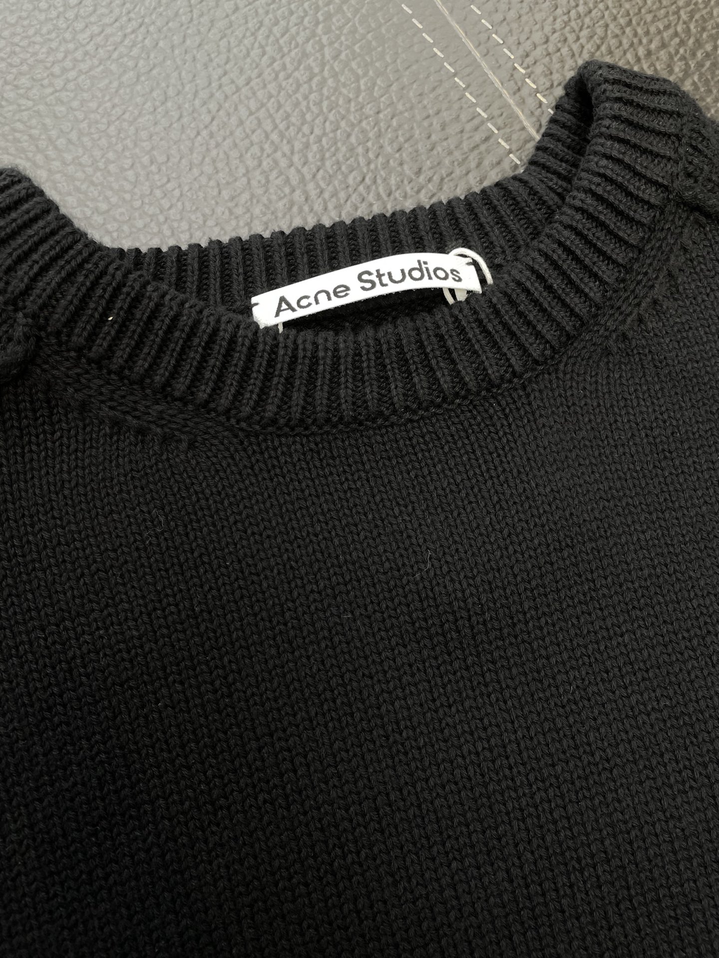 。Acne Studios💥砸锅卖铁都要上的新款！最新时尚毛衣 印花徽标毛衣 经典设计与颜值爆棚的外套 