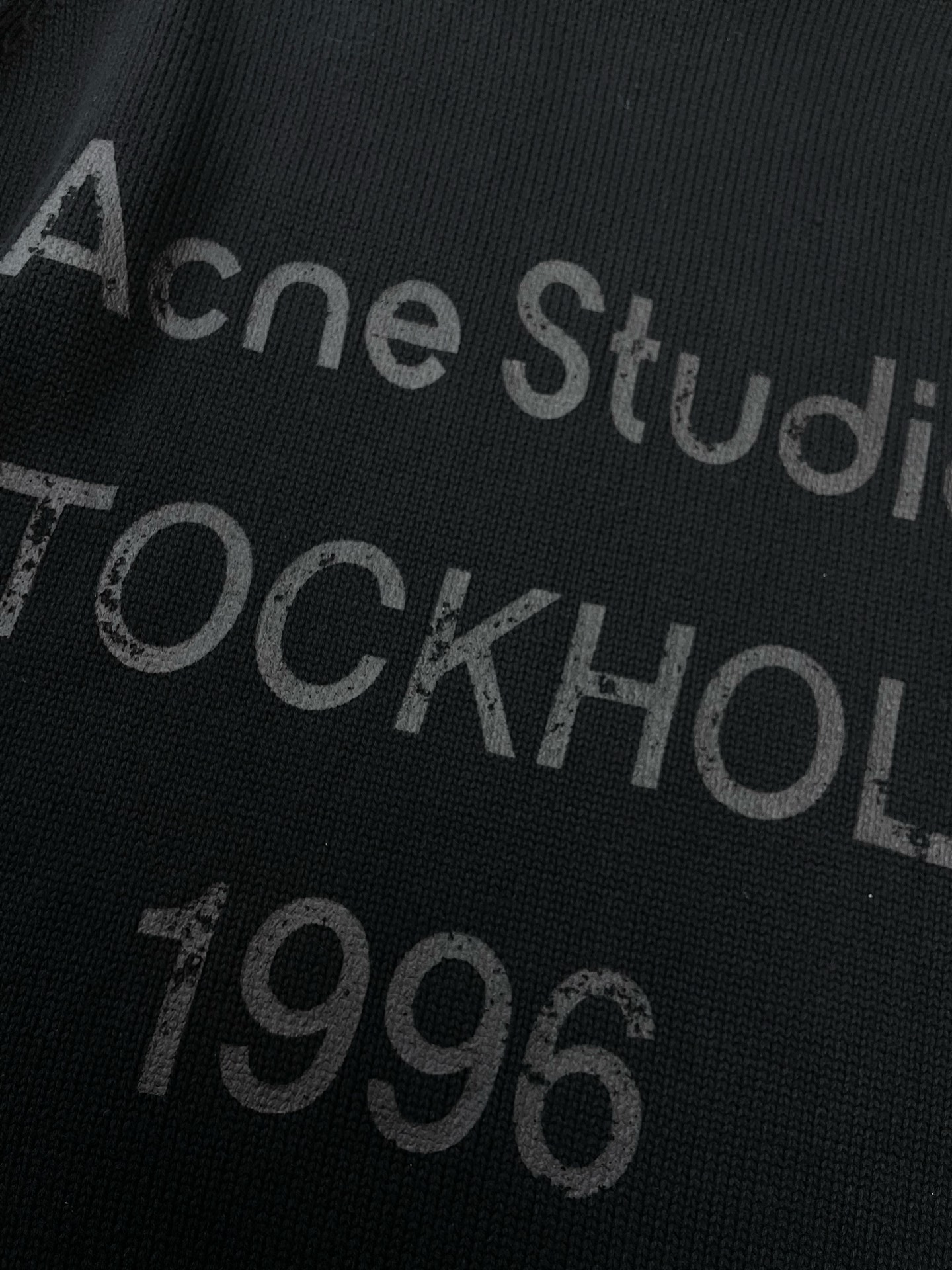 。Acne Studios💥砸锅卖铁都要上的新款！最新时尚毛衣 印花徽标毛衣 经典设计与颜值爆棚的外套 