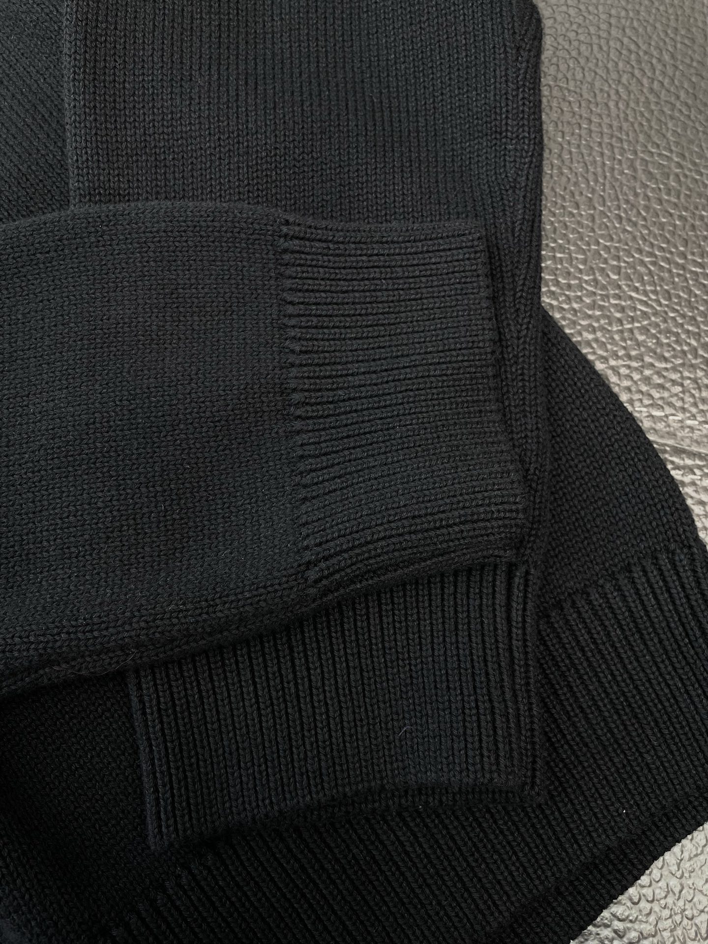 。Acne Studios💥砸锅卖铁都要上的新款！最新时尚毛衣 印花徽标毛衣 经典设计与颜值爆棚的外套 