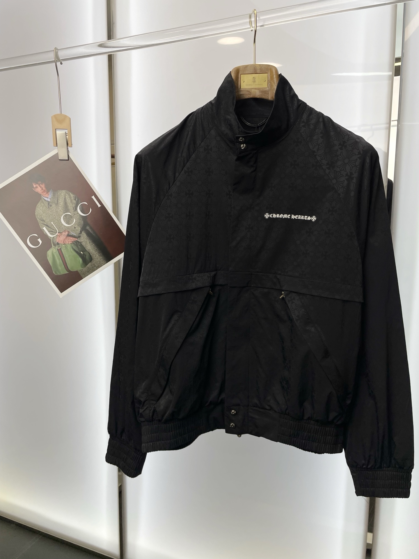 NO:654578,.Chrome Hearts exclusively provides the latest fashion jackets. Solid color Chrome Hearts printed with dark pattern logo scroll zipper long-sleeved jacket. Jacket with classic design and great appearance. The quality is impeccable. Quality control can be purchased directly. It is a high-end product that cannot be faulted! You can feel its powerful aura through the detailed pictures. It has a remarkable effect of gathering heat and keeping warm, so you don’t have to worry about getting a little chilly! Both fashionable and functional, the whole style looks more luxurious! Sizes S-XL,,chrome hearts,chrome hearts,jackets & coats,jackets & coats,alexander wang19860909.Chrome hearts克罗心独家专供最新时尚夹克 纯色克罗心满印暗纹Logo卷轴拉链长袖夹克外套 经典设计与颜值爆棚的外套 品质更是无法挑剔品控可以直接入手,不容过错的高端臻品！通过细节图片便可感受到它强悍的气场,聚温保暖效果显著,完全不用担心会有一点寒意！时尚与功能性兼备,整款显得更加的奢华大气！ 尺码S-XL,,chrome hearts,chrome hearts,jackets & coats,jackets & coats,alexander wang,Men's clothing