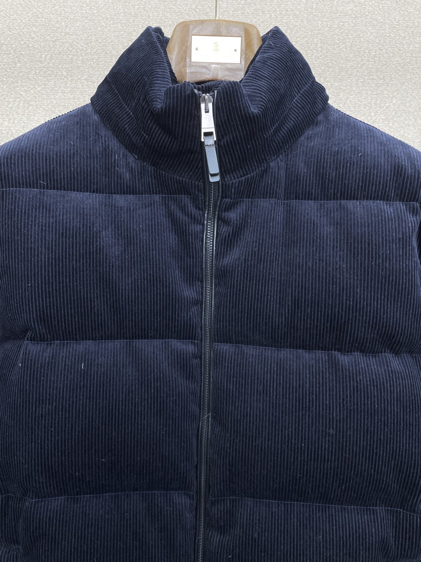 。羽绒服-Burberry巴宝莉💥砸锅卖铁都要上的新款！新款羽绒服 灯芯绒立领羽绒服 贸易公司渠道稀出，