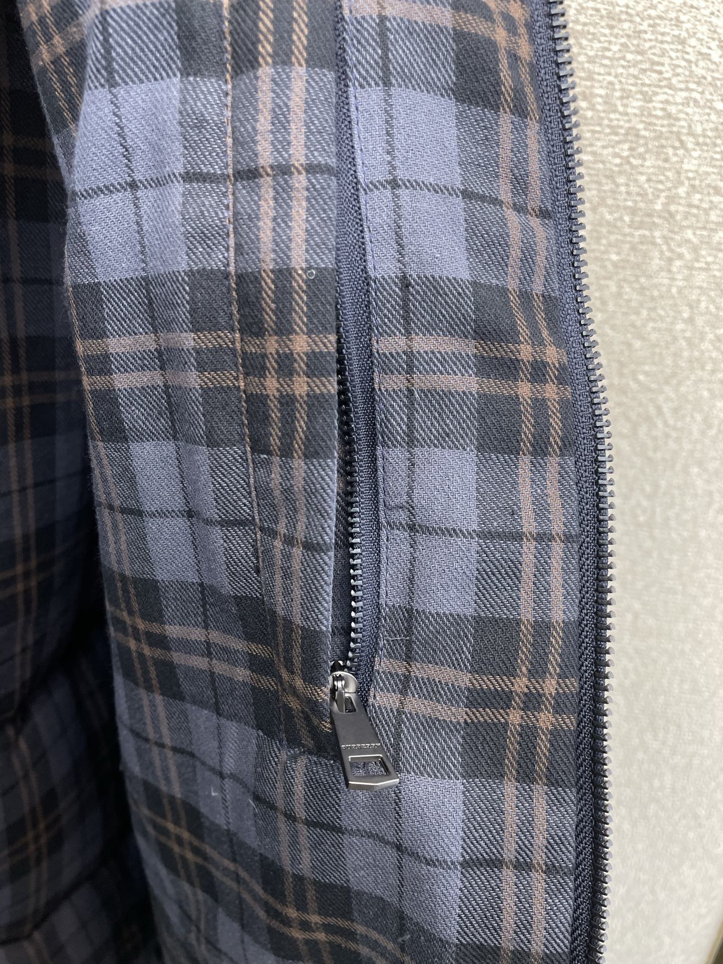 。羽绒服-Burberry巴宝莉💥砸锅卖铁都要上的新款！新款羽绒服 灯芯绒立领羽绒服 贸易公司渠道稀出，