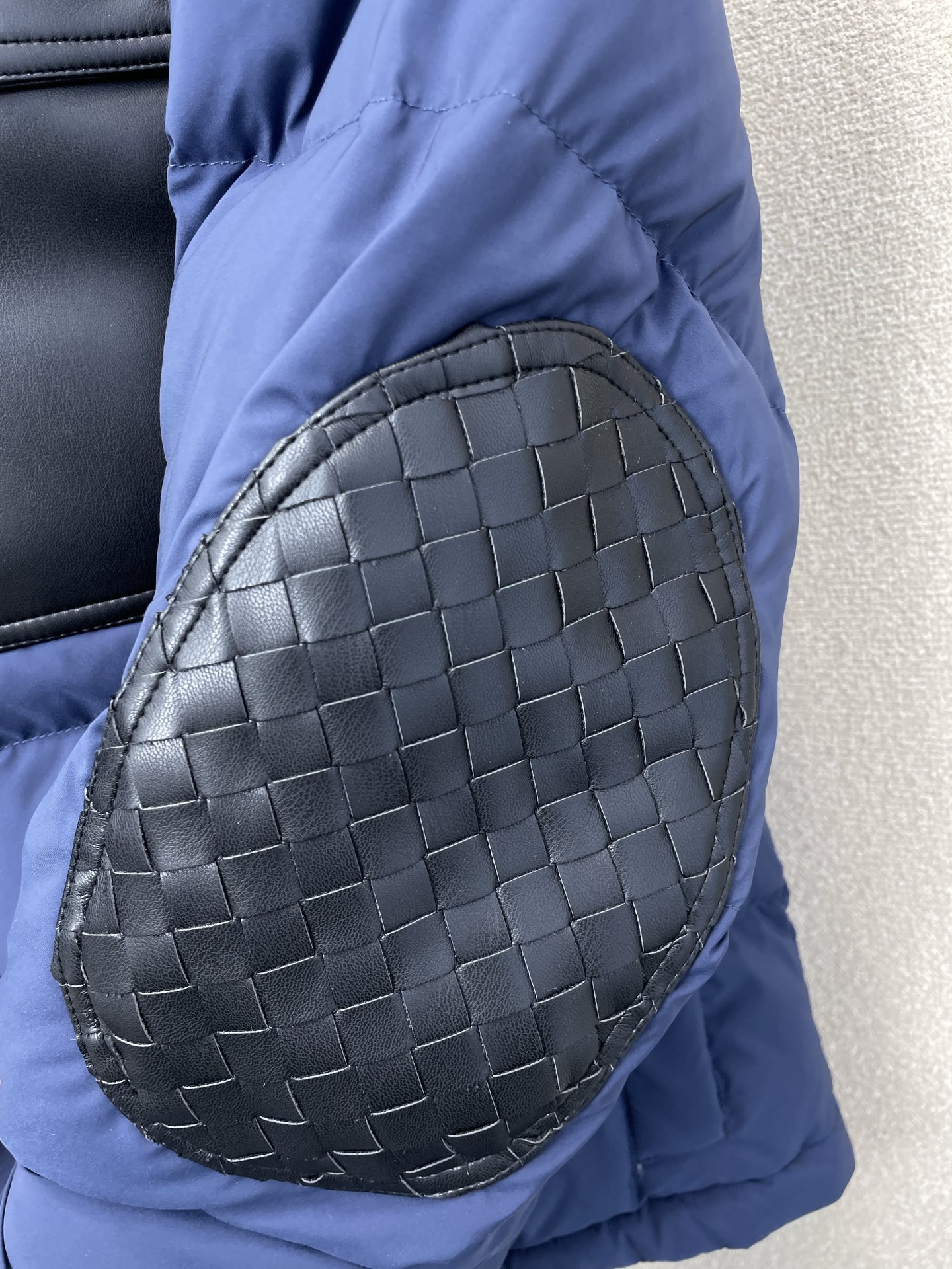 。羽绒服-Bottega Veneta葆蝶家💥砸锅卖铁都要上的新款！新款羽绒服 可拆帽高领羽绒服 贸易公