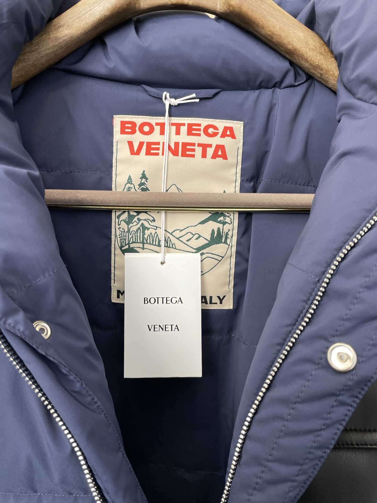 。羽绒服-Bottega Veneta葆蝶家💥砸锅卖铁都要上的新款！新款羽绒服 可拆帽高领羽绒服 贸易公
