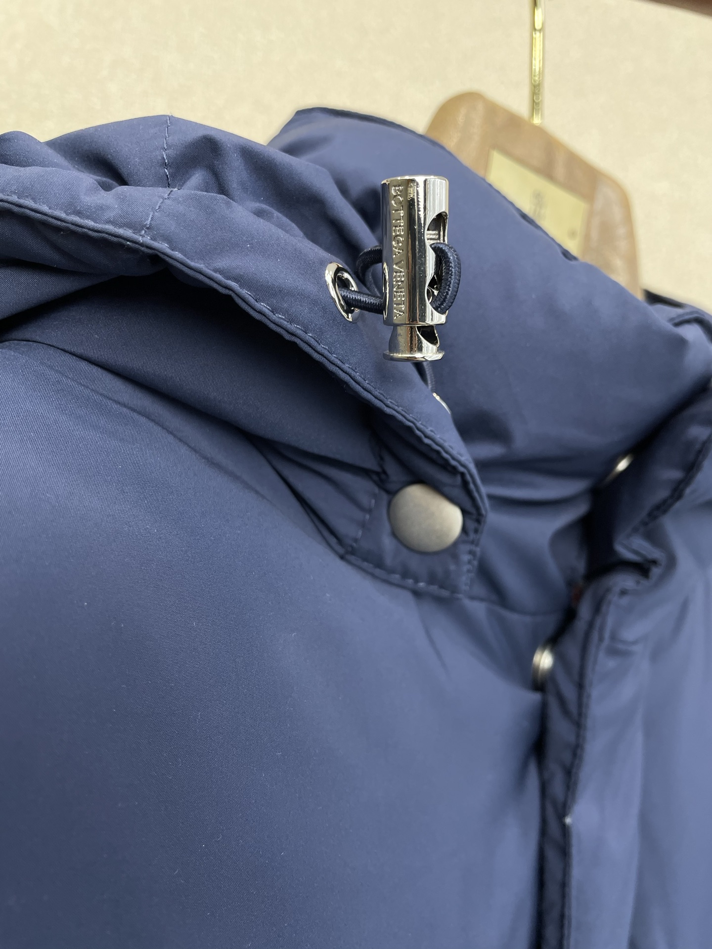 。羽绒服-Bottega Veneta葆蝶家💥砸锅卖铁都要上的新款！新款羽绒服 可拆帽高领羽绒服 贸易公