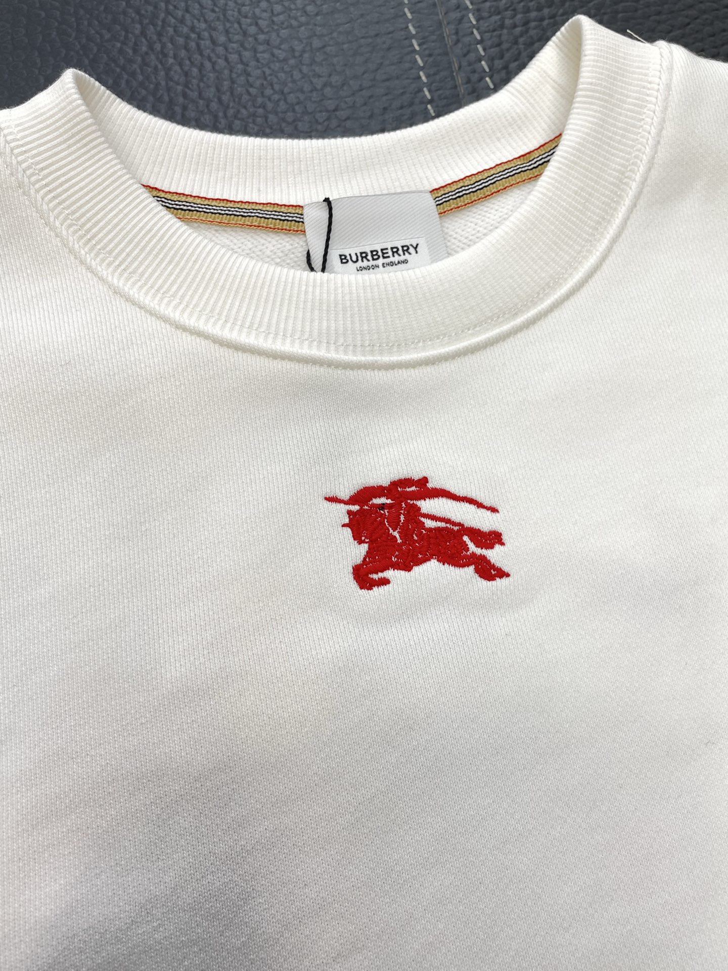 。Burberry巴宝莉💥砸锅卖铁都要上的新款新款原单男士休闲卫衣 高端定制 高版本 时尚百搭爆款⚠️⚠