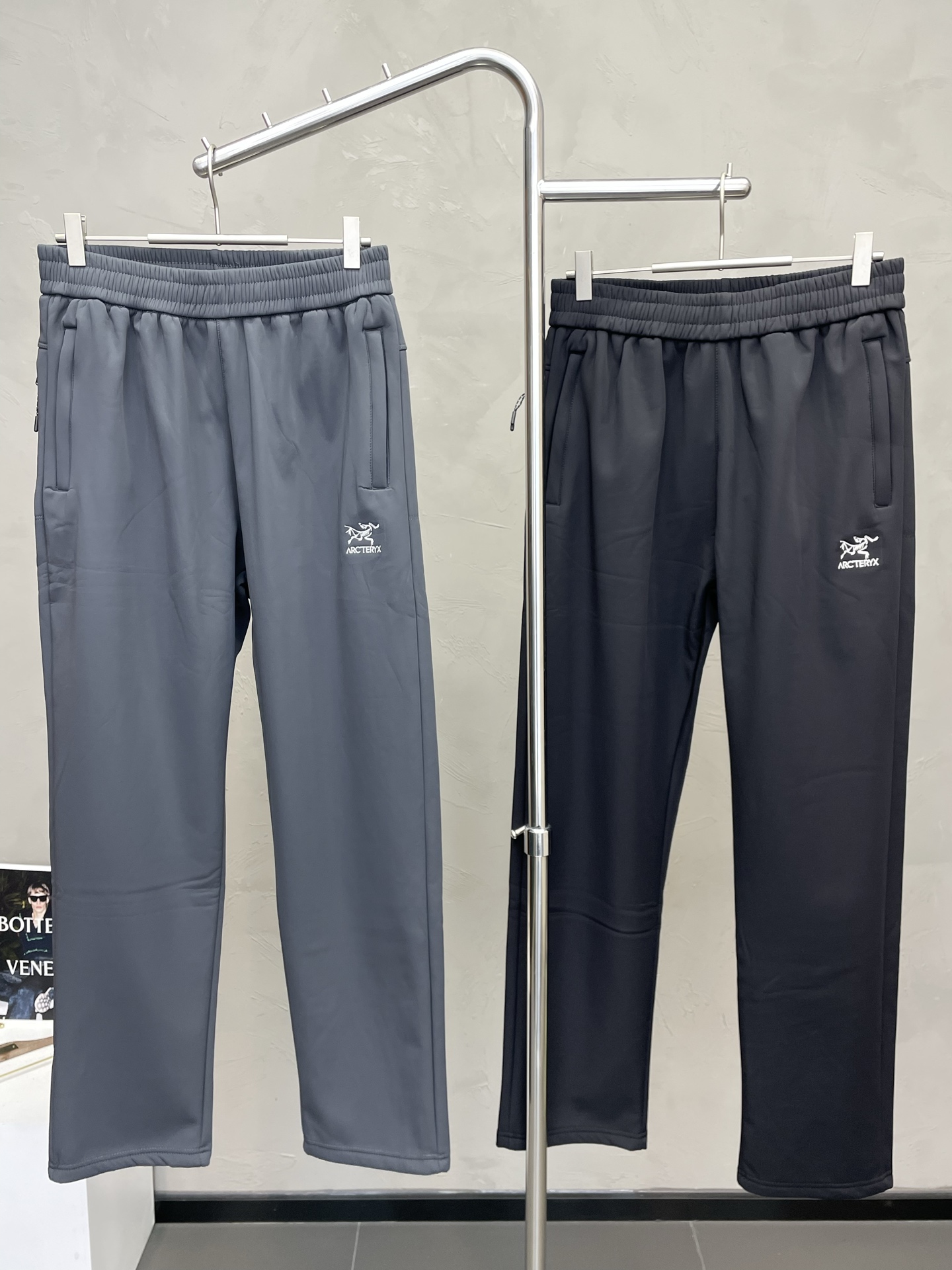NO:656840,.Arc’teryx exclusively offers the new high-end version of casual fleece pants!  Custom-made fabrics at the counter are highly breathable and comfortable, with impeccable details and brand element design concepts, reflecting high quality. It feels delicate and soft!  It presents a casual cut and the upper body shape is awesome!  Code number: M-4XL,arc'teryx,alexander wang19860909.Arc’teryx始祖鸟独家专供新款 休闲加绒裤 高端版本！专柜定制面料 透气舒适度高,细节无可挑剔,品牌元素设计理念,体现高品质.手感细腻柔软！呈现休闲裁剪,上身版型超赞！码数: M-4XL,arc'teryx,alexander wang,Men's clothing