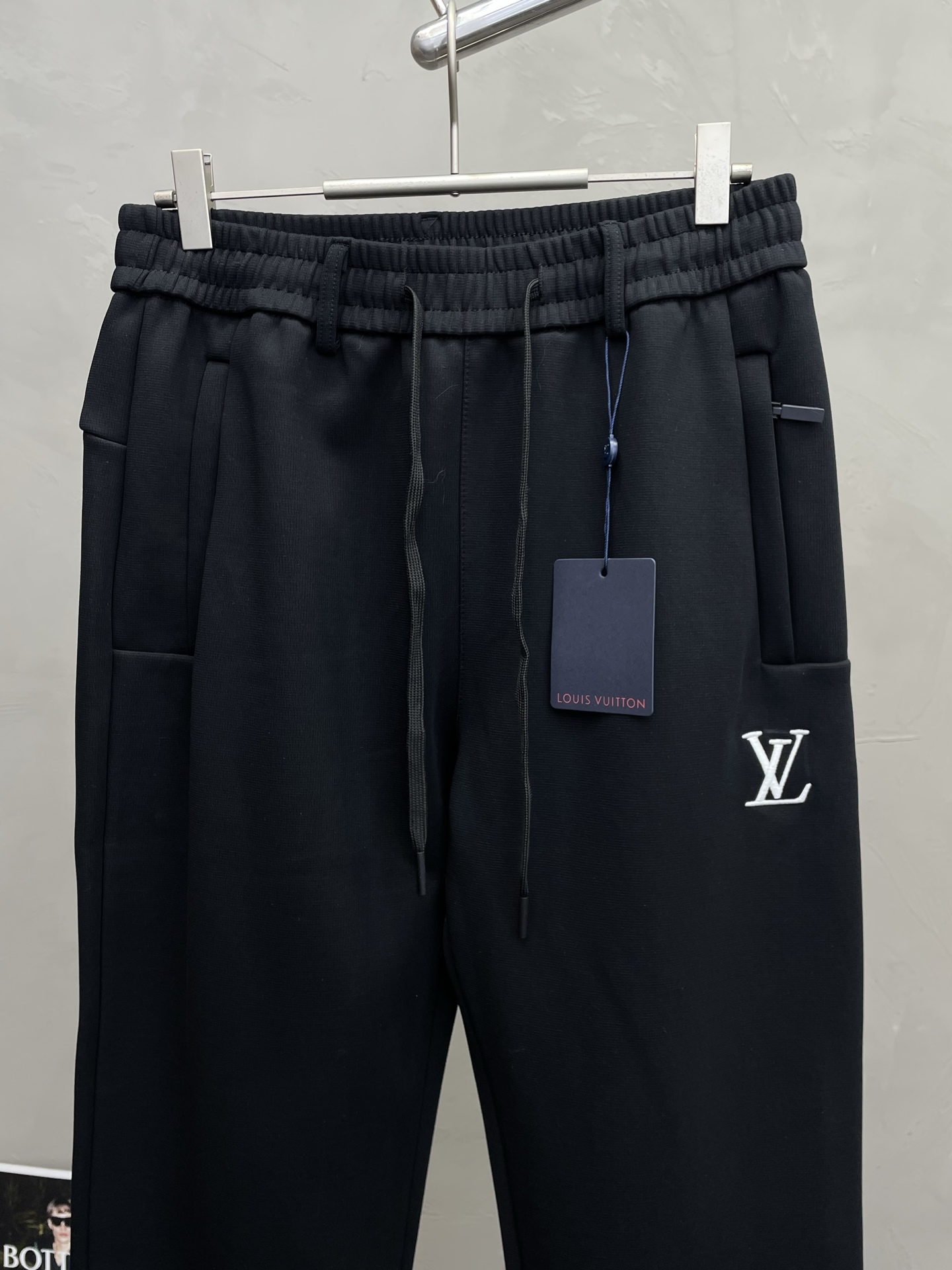 。Louis Vuitton路易威登💥砸锅卖铁都要上的新款新款 休闲加绒裤 高端版本！专柜定制面料 透气