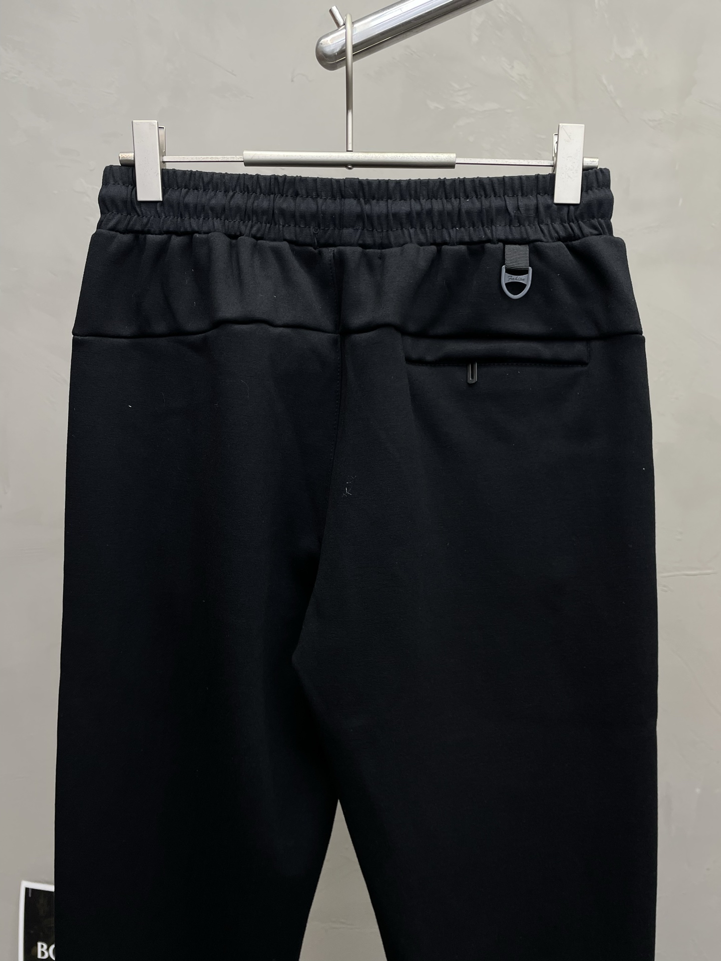 。Prada普拉达💥砸锅卖铁都要上的新款新款 休闲加绒裤 高端版本！专柜定制面料 透气舒适度高，细节无可