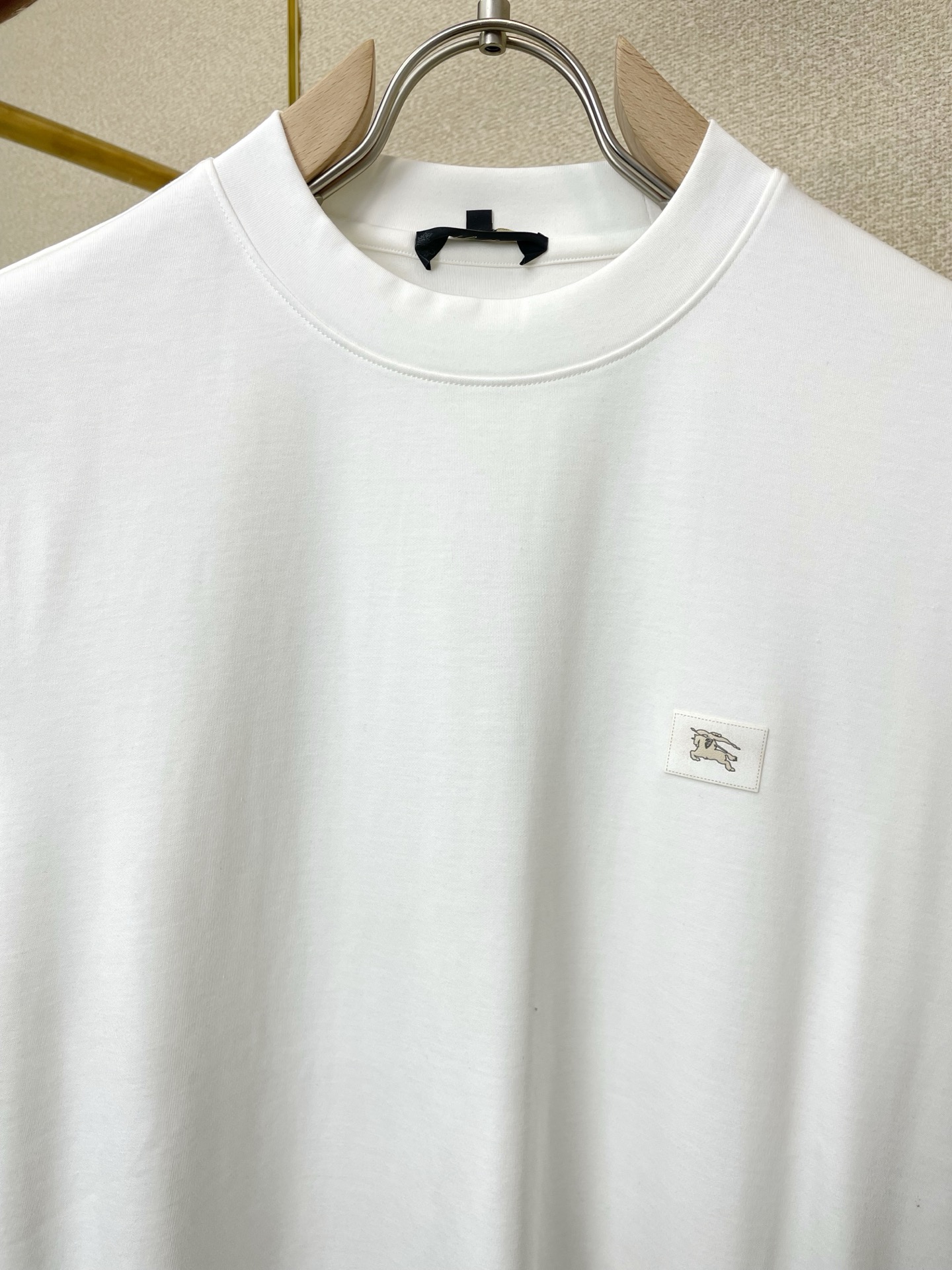 。Burberry巴宝莉💥砸锅卖铁都要上的新款新款原单男士休闲短袖 高端定制 高端版本 时尚百搭爆款⚠️