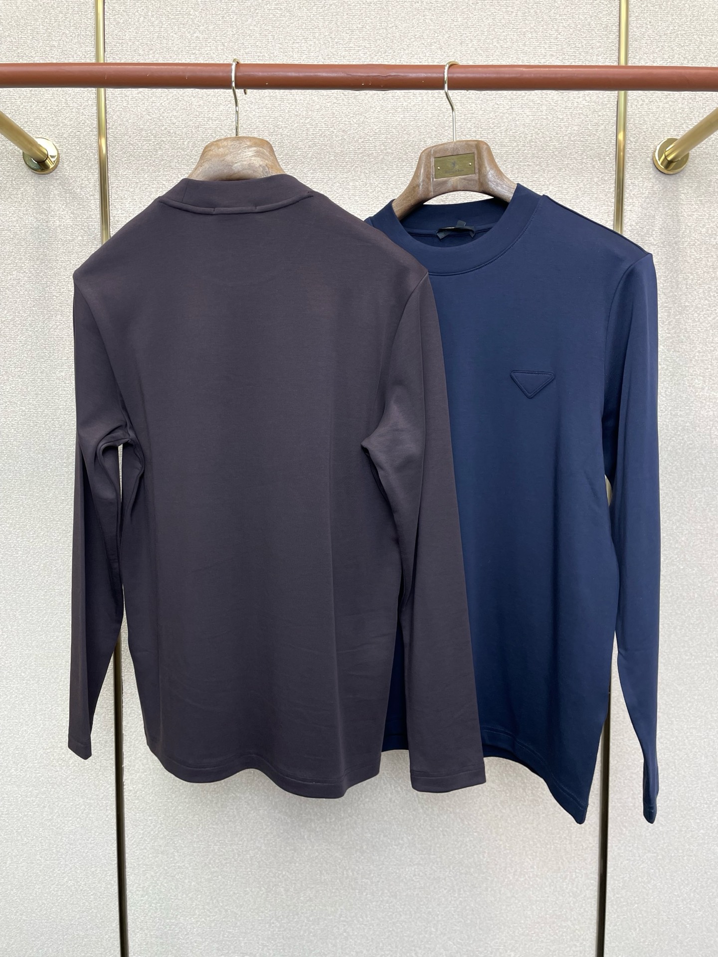 。Prada普拉达💥砸锅卖铁都要上的新款新款原单男士休闲长袖 高端定制 高端版本 时尚百搭爆款⚠️⚠️✨