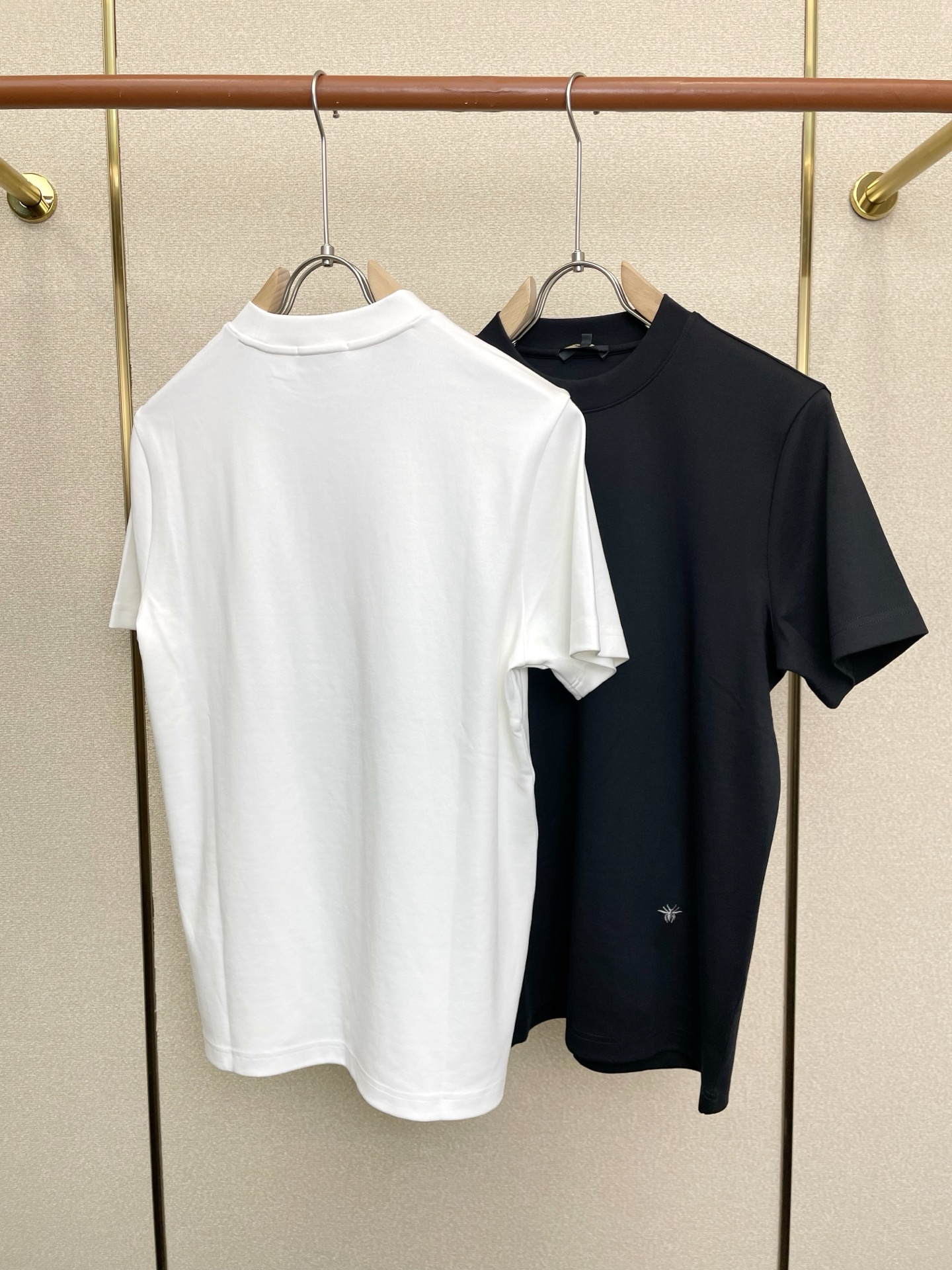 。Dior迪奥💥砸锅卖铁都要上的新款新款原单男士休闲短袖 高端定制 高端版本 时尚百搭爆款⚠️⚠️✨✨进