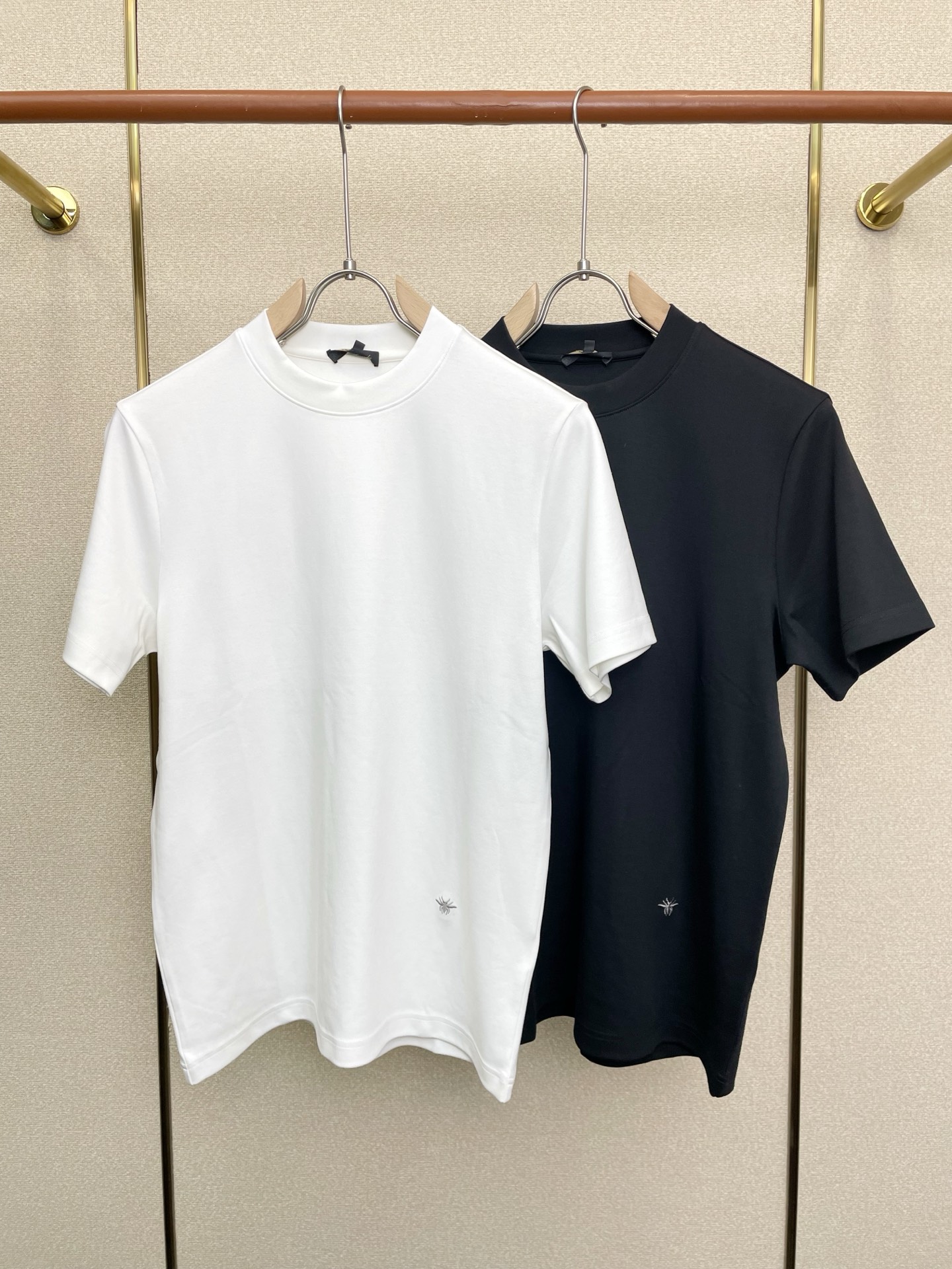 。Dior迪奥💥砸锅卖铁都要上的新款新款原单男士休闲短袖 高端定制 高端版本 时尚百搭爆款⚠️⚠️✨✨进